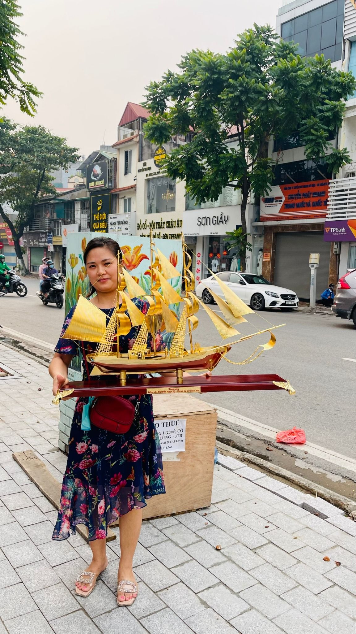 THUYỀN BUỒM MẠ VÀNG 24K
