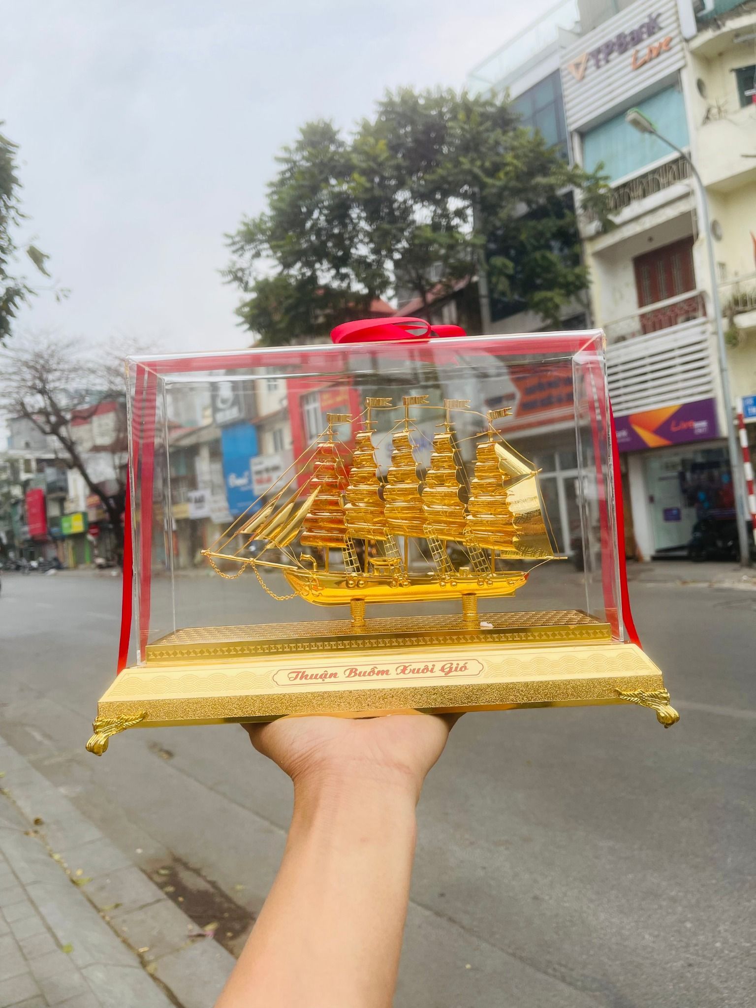 Thuyền Buồm Mạ Vàng Đế Đồng - S06