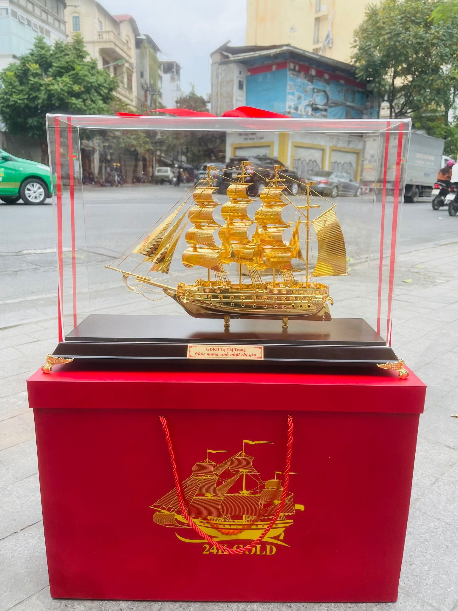 Thuyền Buồm Mạ Vàng - S43