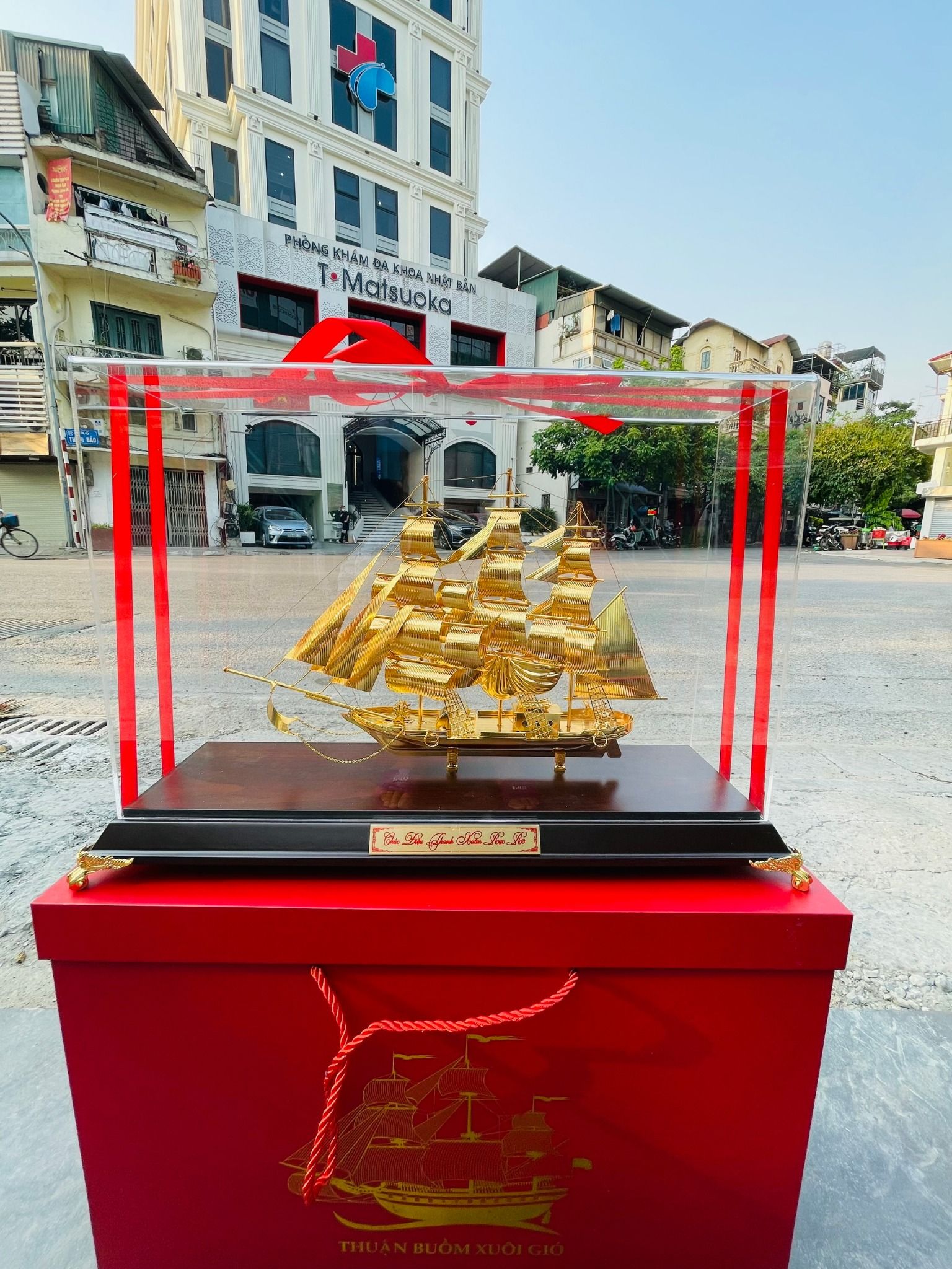 Thuyền Buồm Mạ Vàng - S43