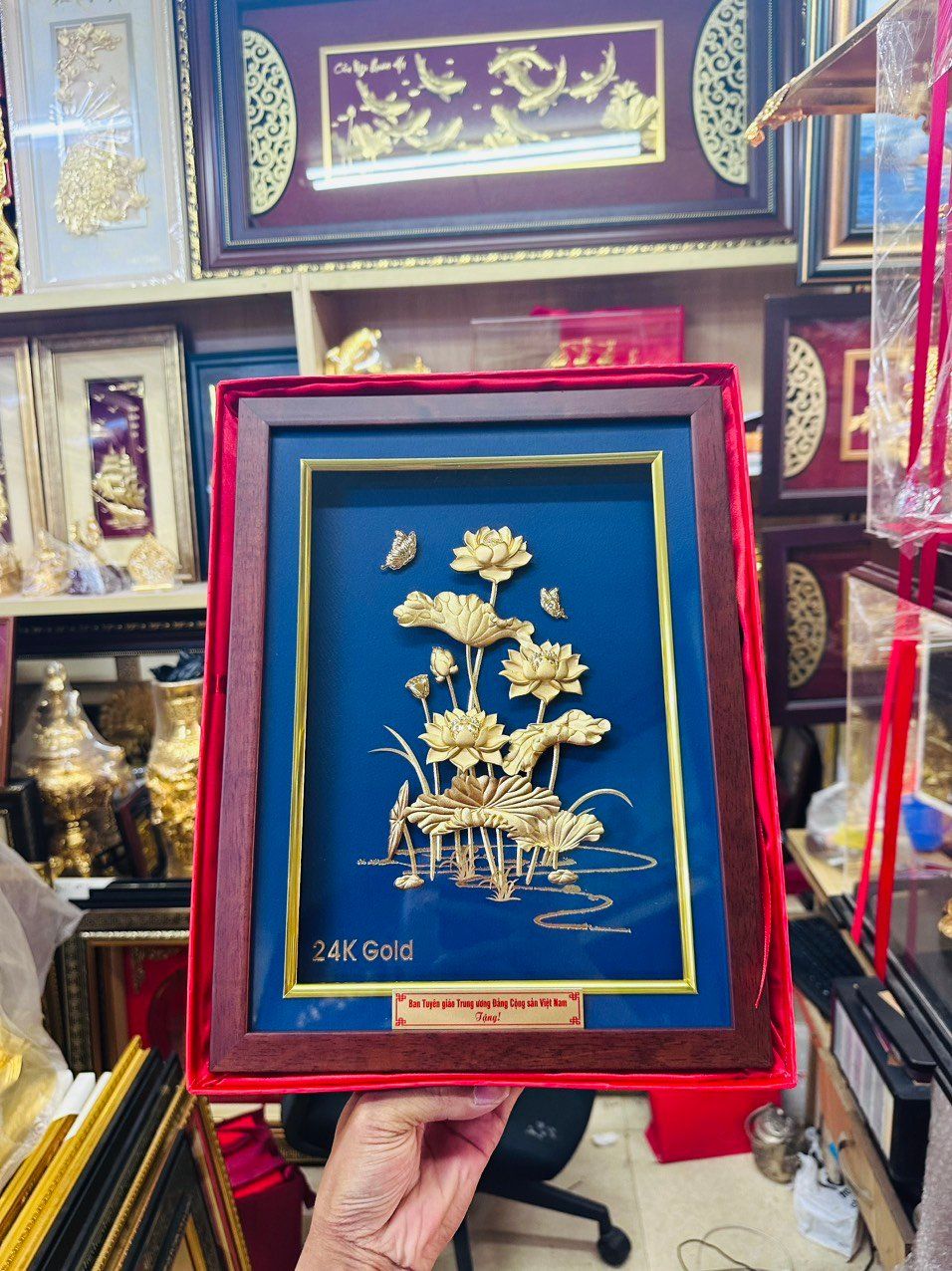 Tranh Hoa Sen Mạ Vàng nền Xanh