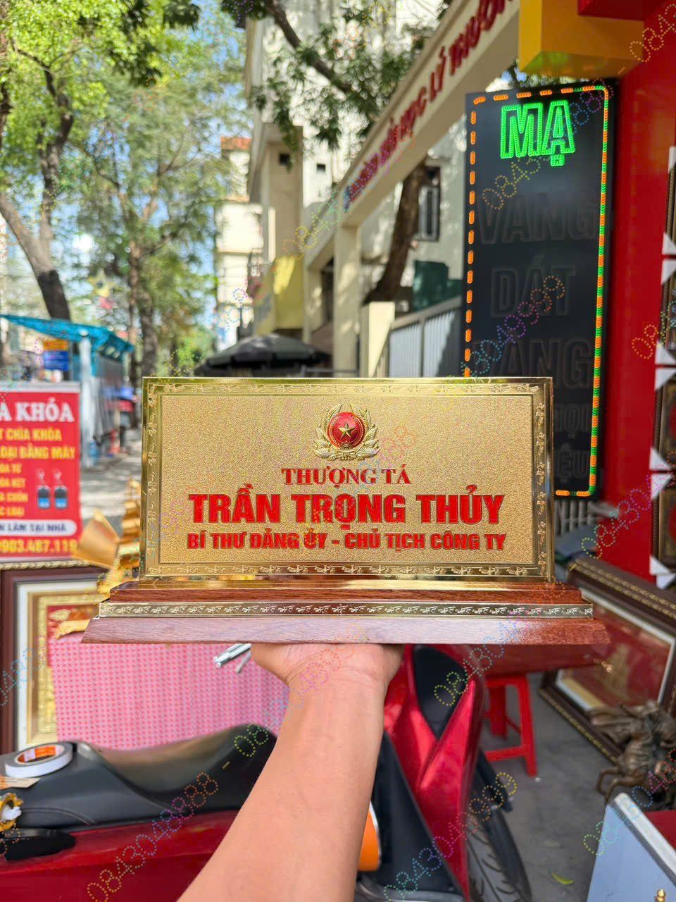 BIỂN CHỨC DANH THƯỢNG TÁ - BÍ THƯ ĐẢNG ỦY