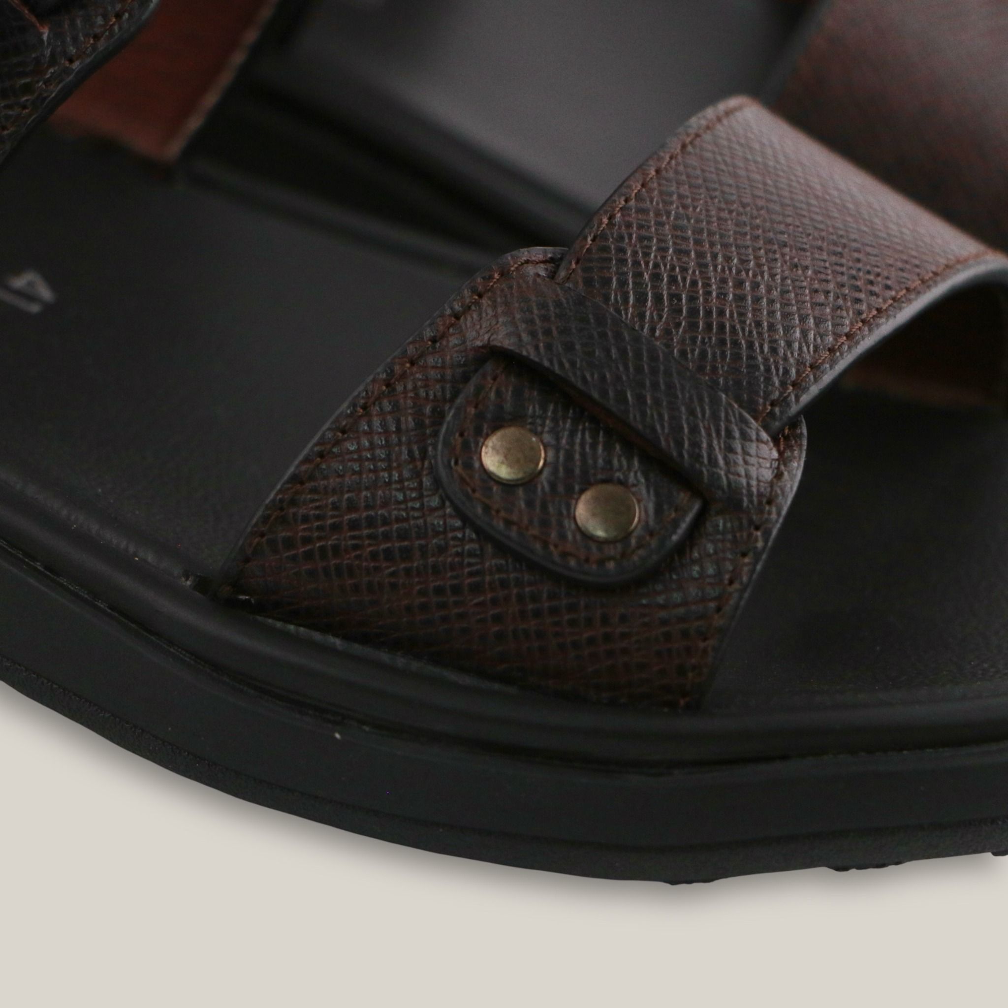 Sandal Da Nam Có Quai Nâu 335.9