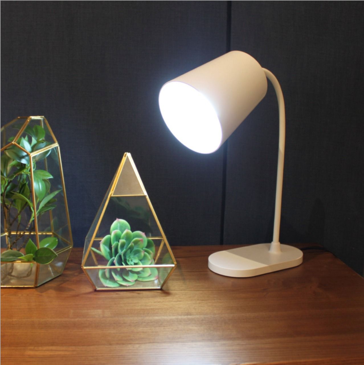 ĐÈN LED ĐỂ BÀN
