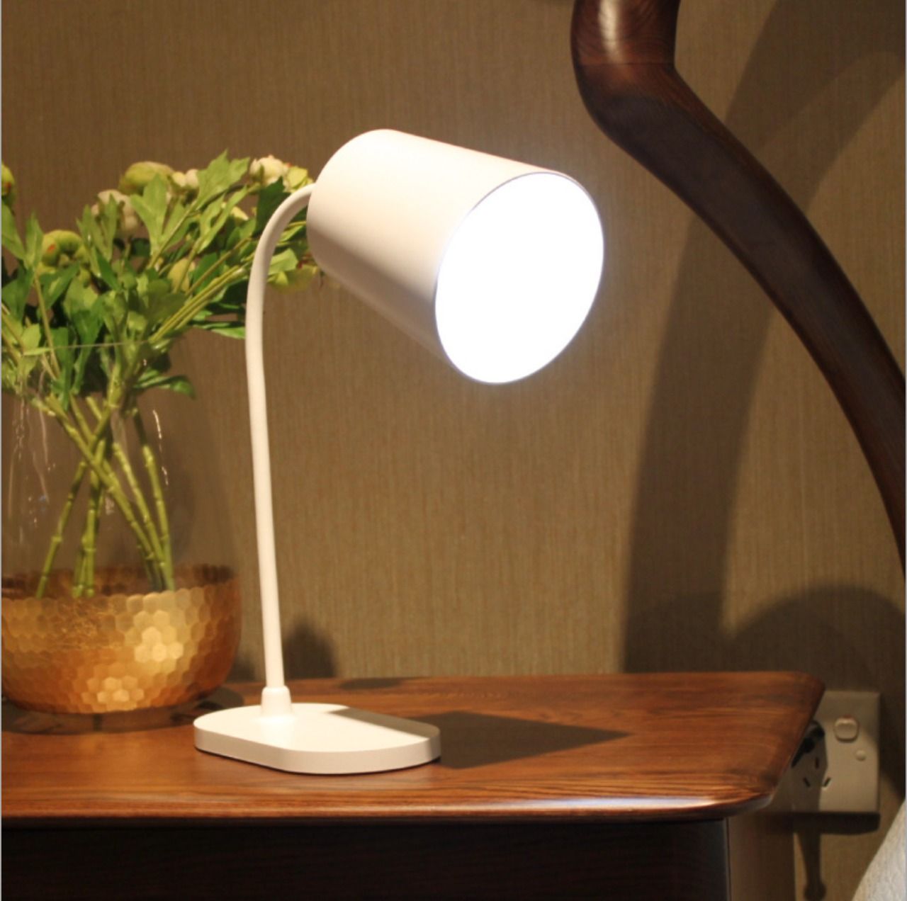 ĐÈN LED ĐỂ BÀN