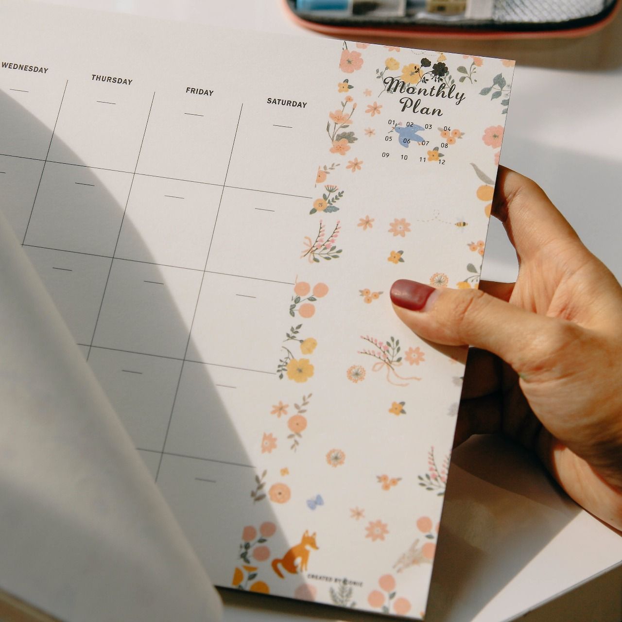 Monthly Planner Để Bàn