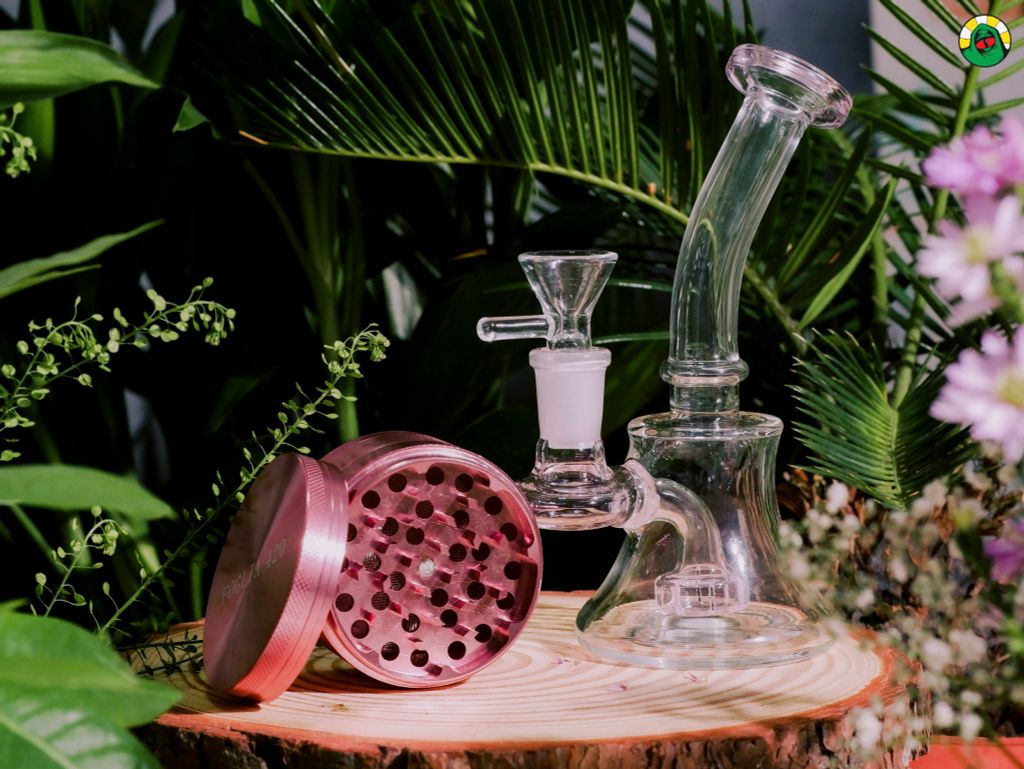 Combo Pink Falcon Bong & Grinder 63mm