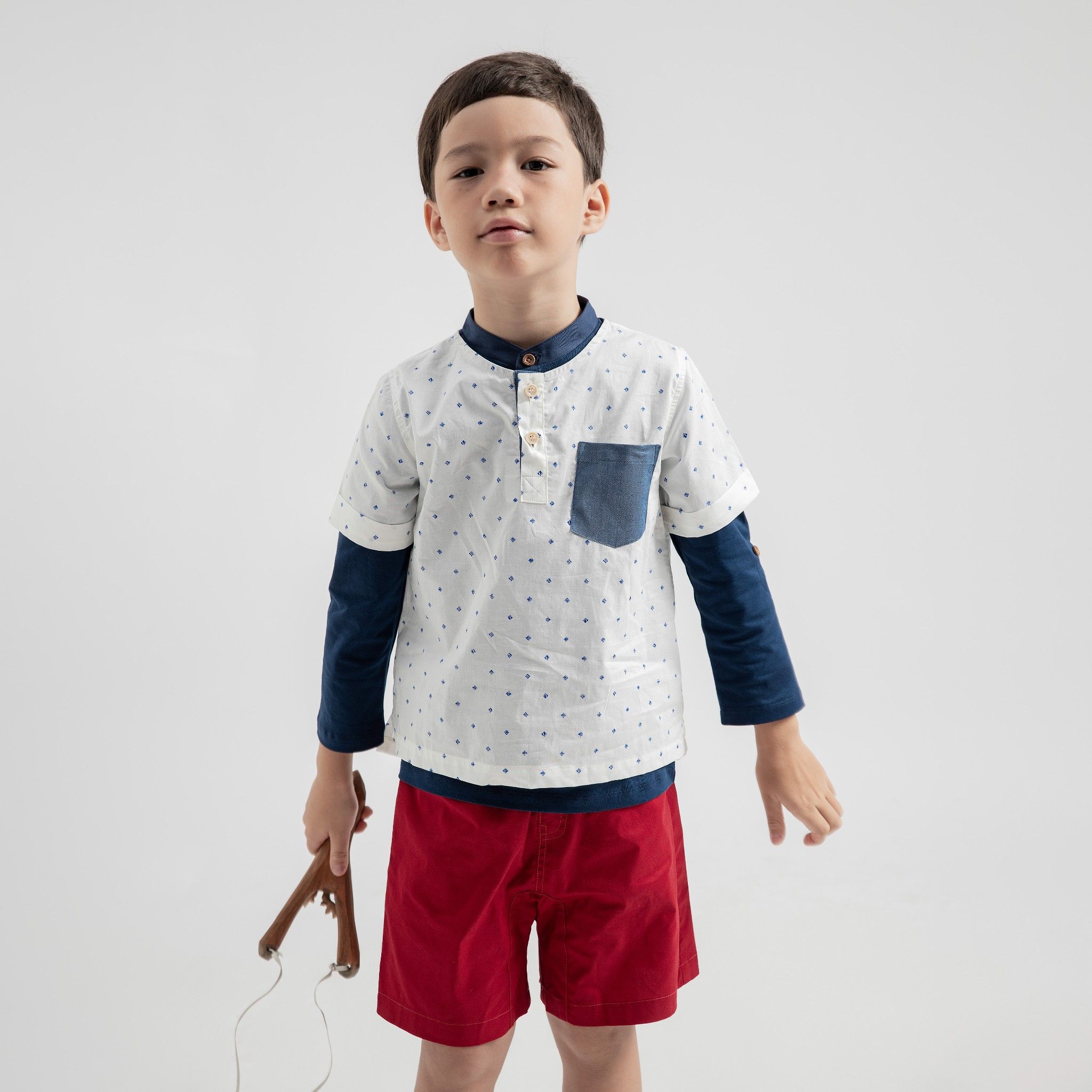 Áo bé trai Jason - Trắng họa tiết xanh