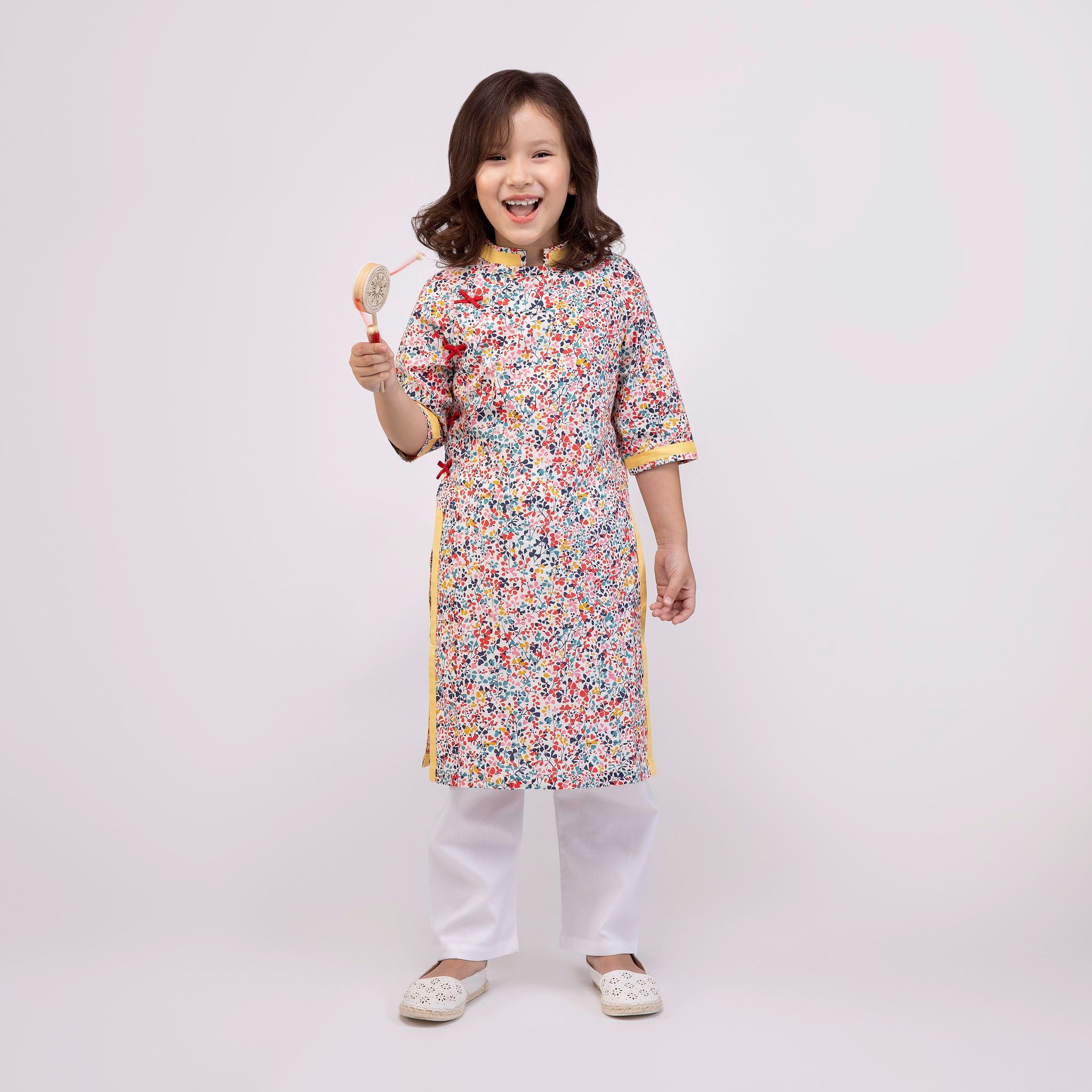 Áo dài bé gái đáp tay lỡ Ánh Mai - Hoa nhí nhiều màu