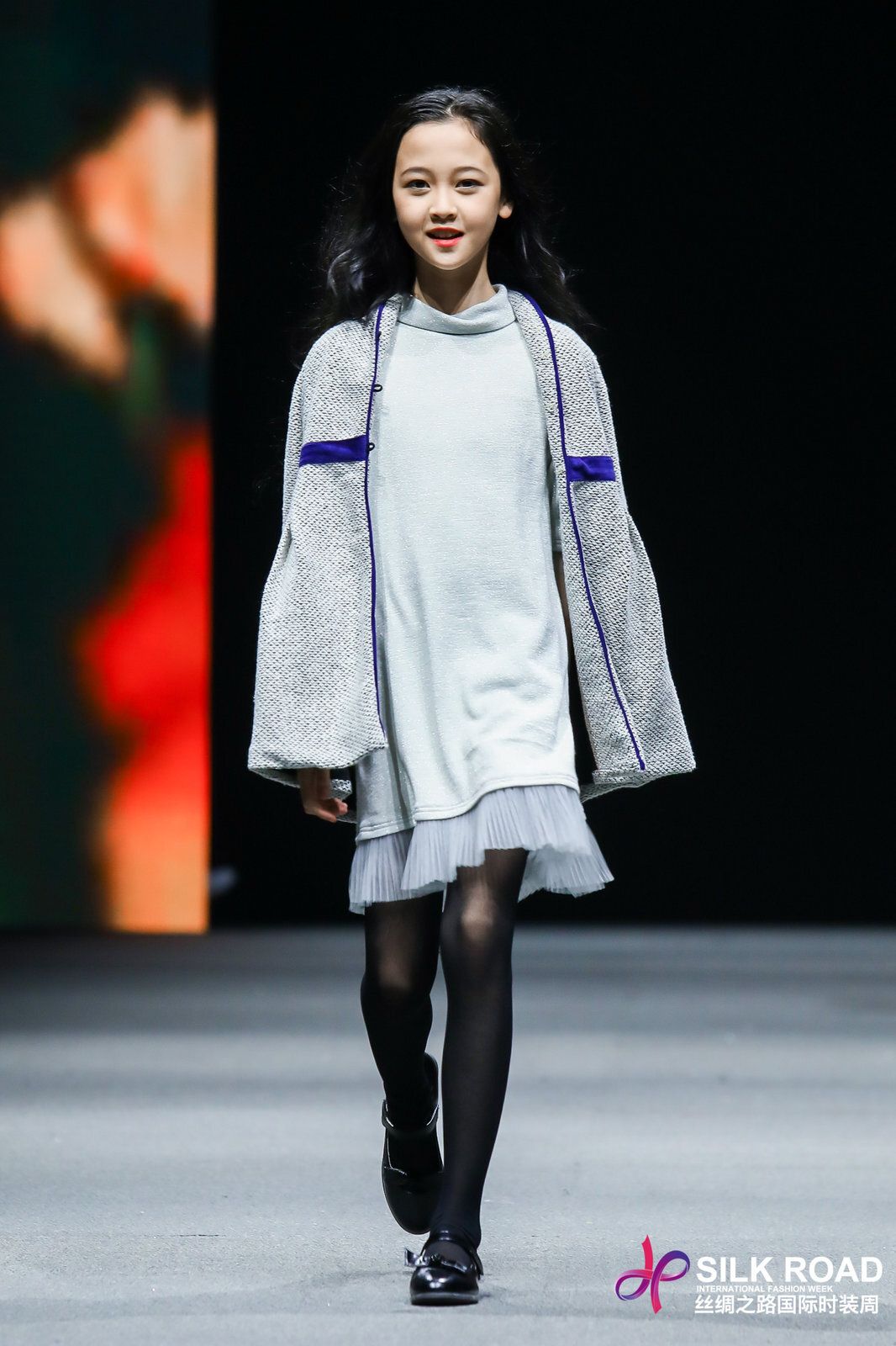 Áo khoác Bé Gái Chloe - Trắng đen