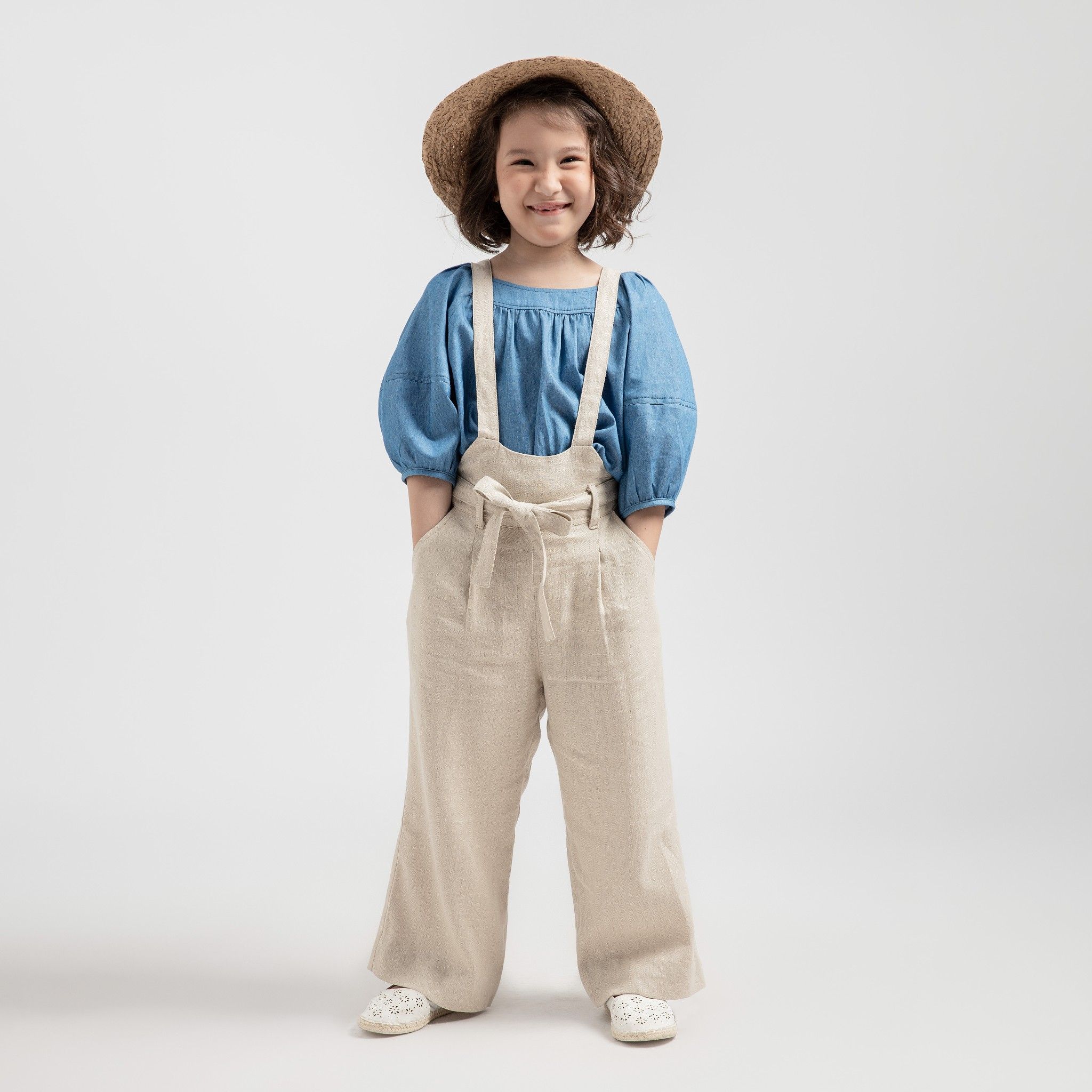 Quần yếm dài bé gái Jenny - Linen be