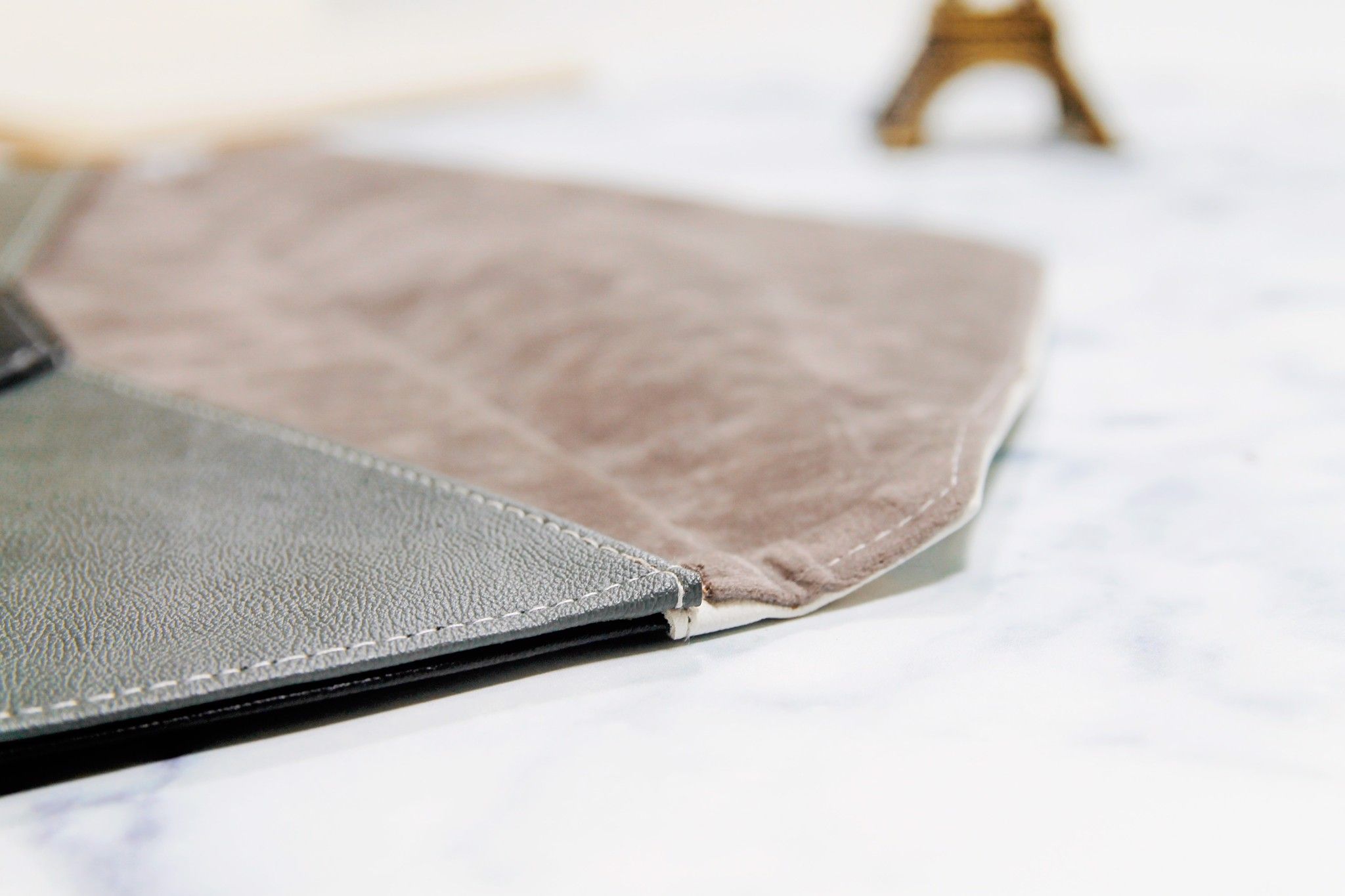 Ví iPad/Macbook - Họa tiết mỏ neo nền xanh đen - (Nautical Pattern)
