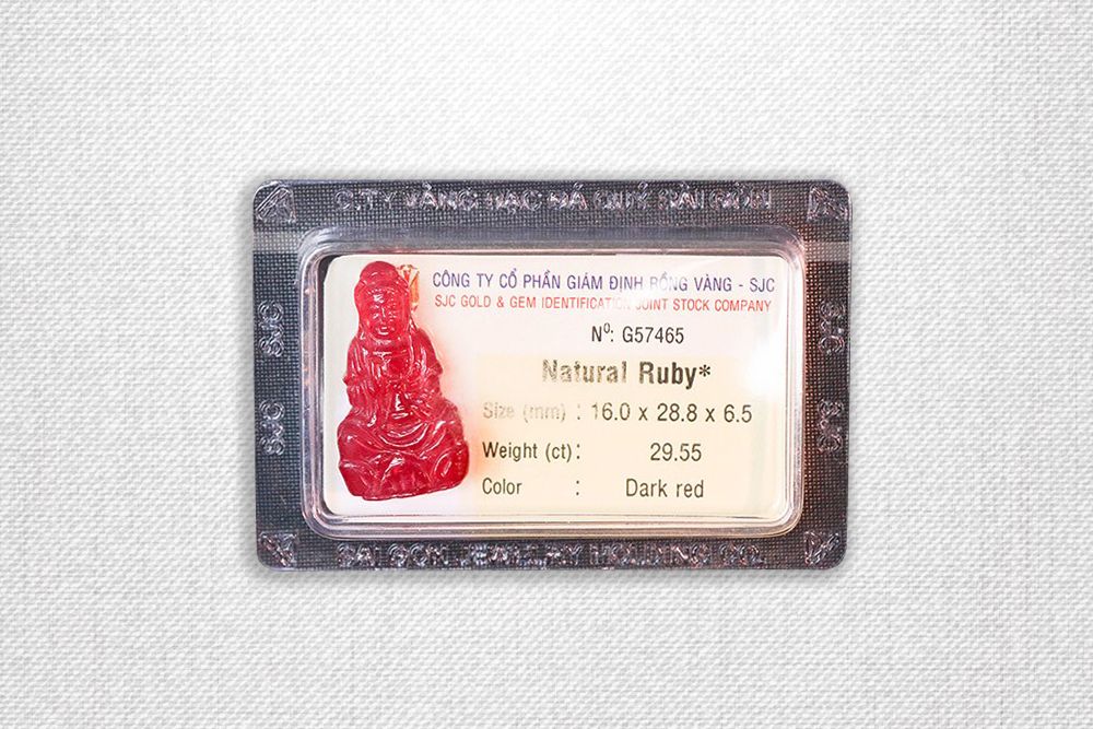 Đá phong thủy Ruby Quan Âm Dark Red G57465
