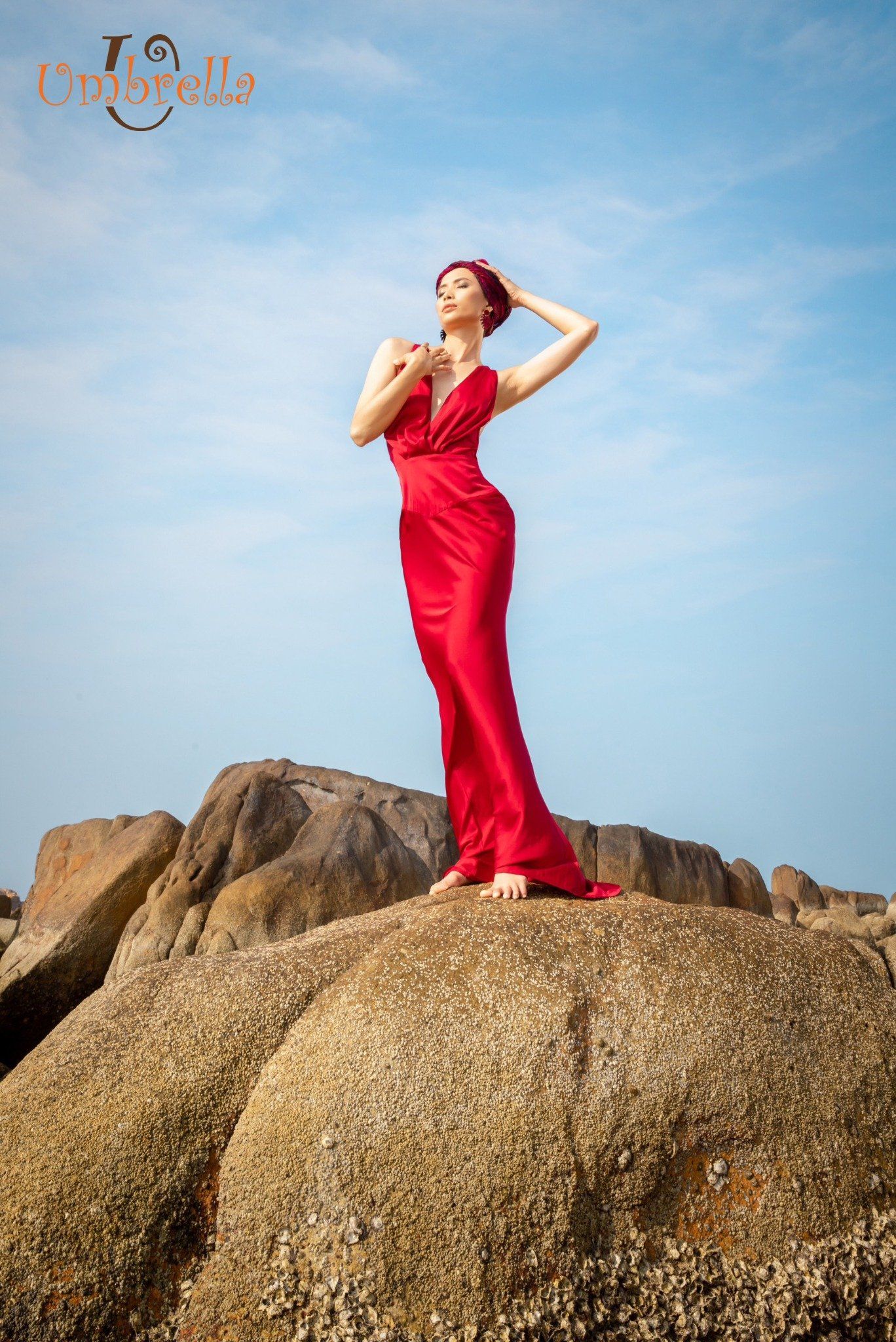 Đầm dài lưng Y