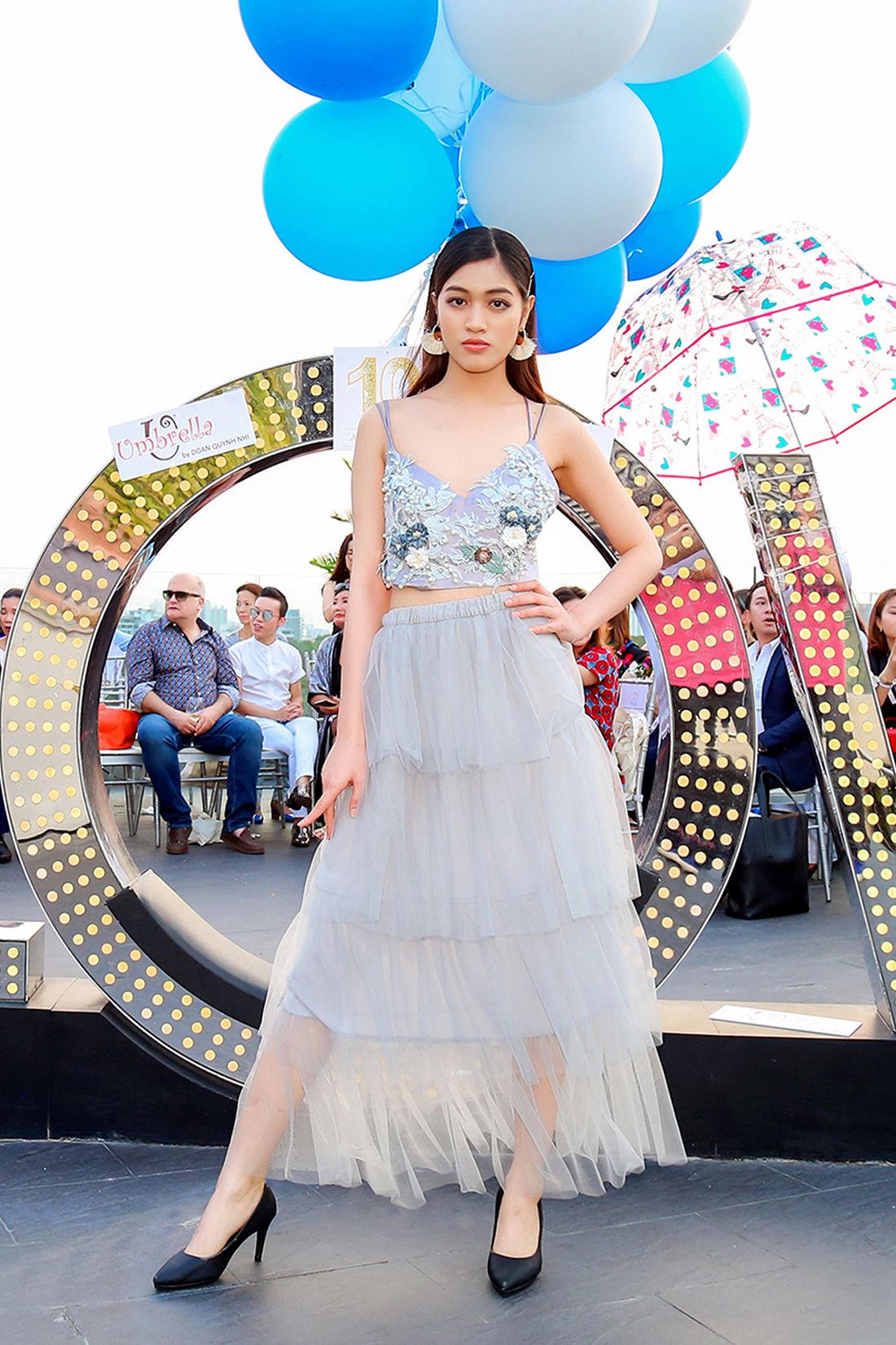 Áo croptop đan lưng hoa