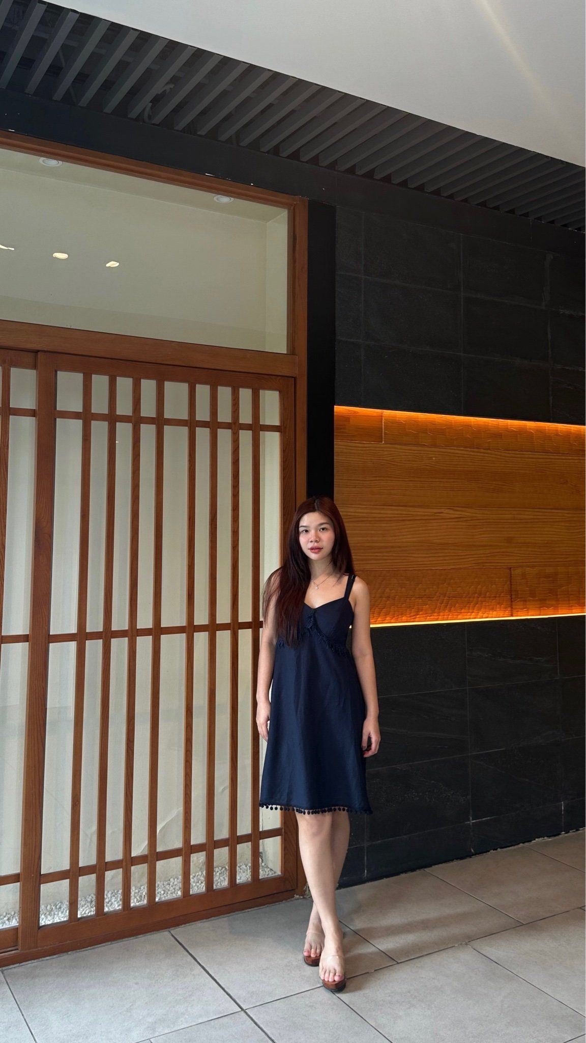 Đầm 2 dây bom bom