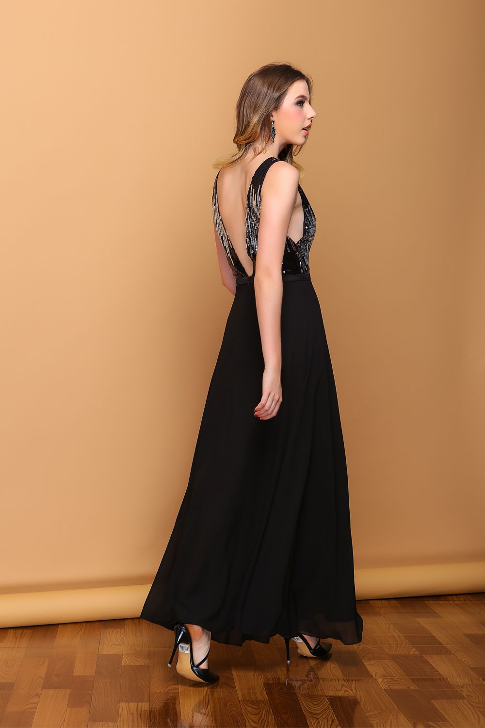 Đầm dài vintage cổ V