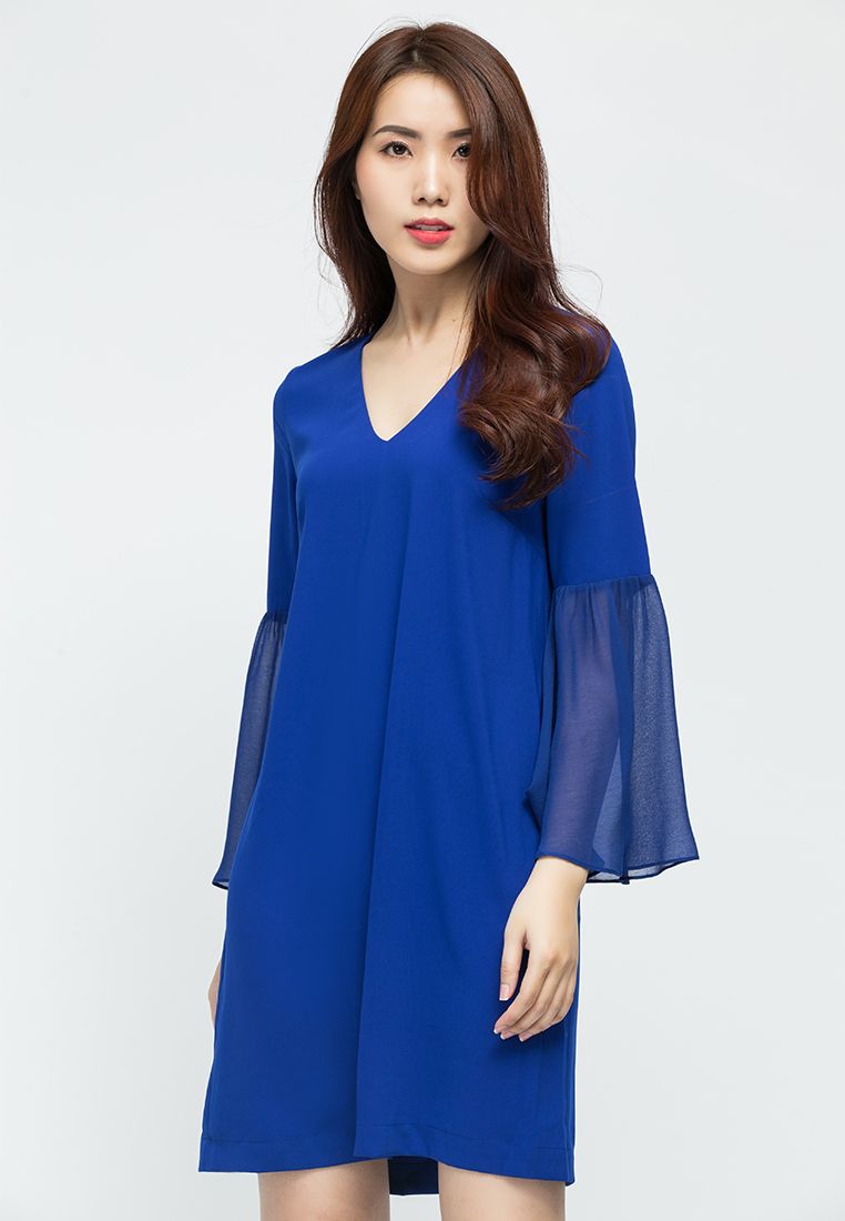 Đầm suông tay loe