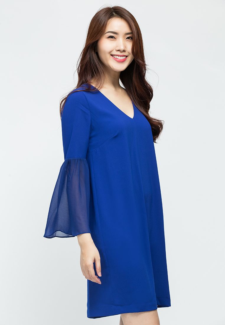 Đầm suông tay loe