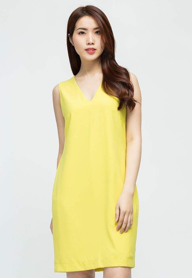 Đầm cổ tim xếp sau