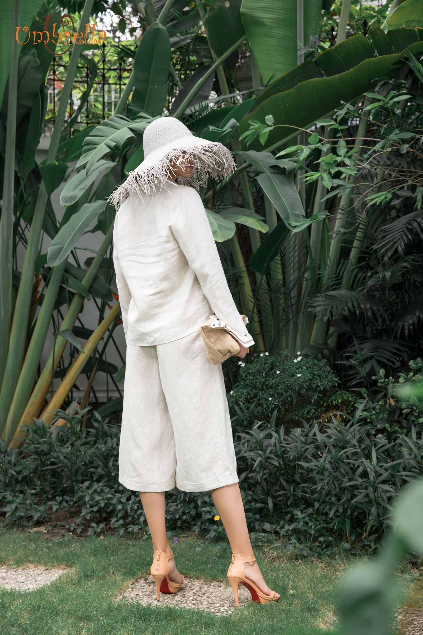  Áo Linen nẹp V cổ 