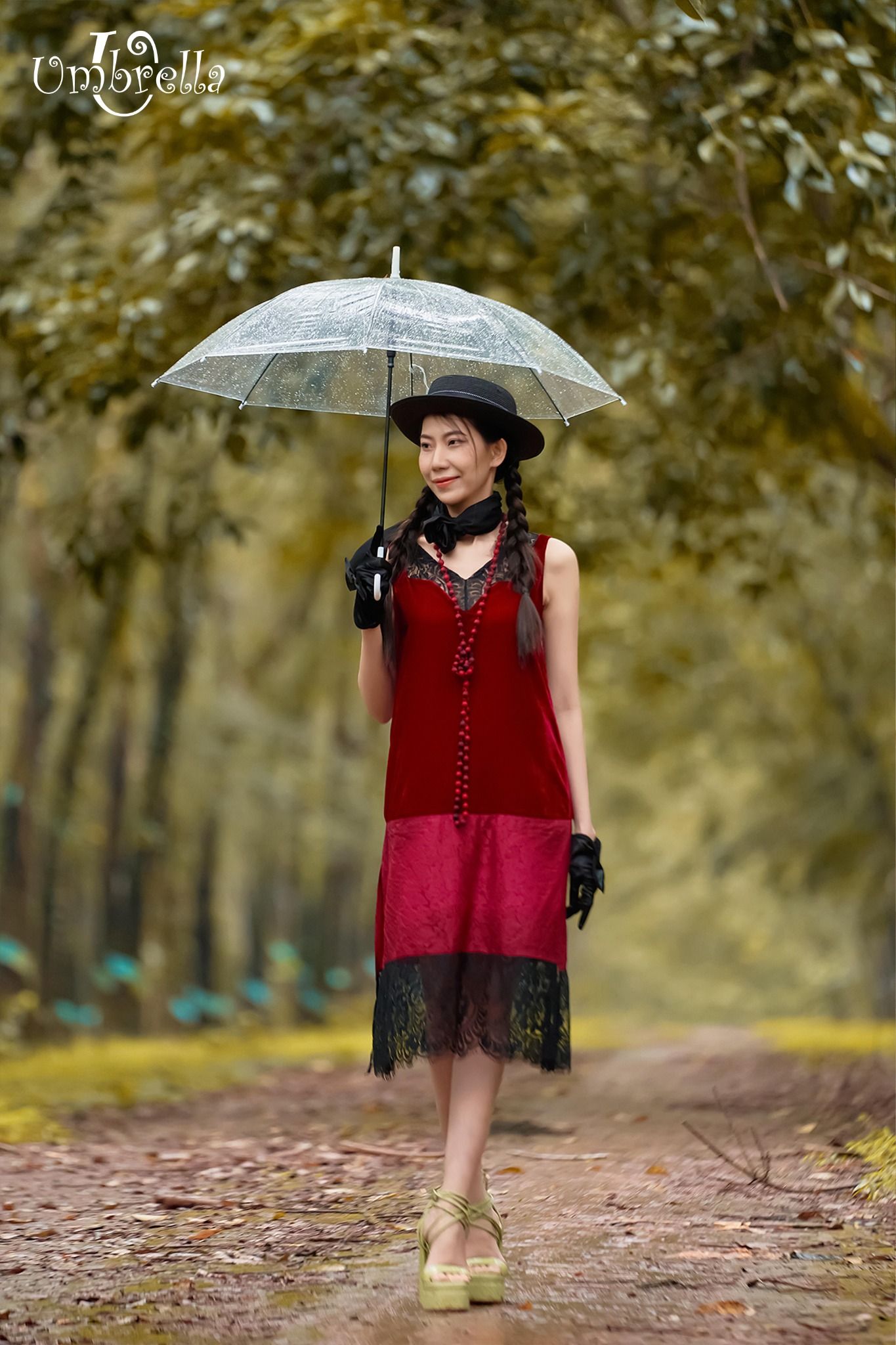 Đầm dài nhung ren