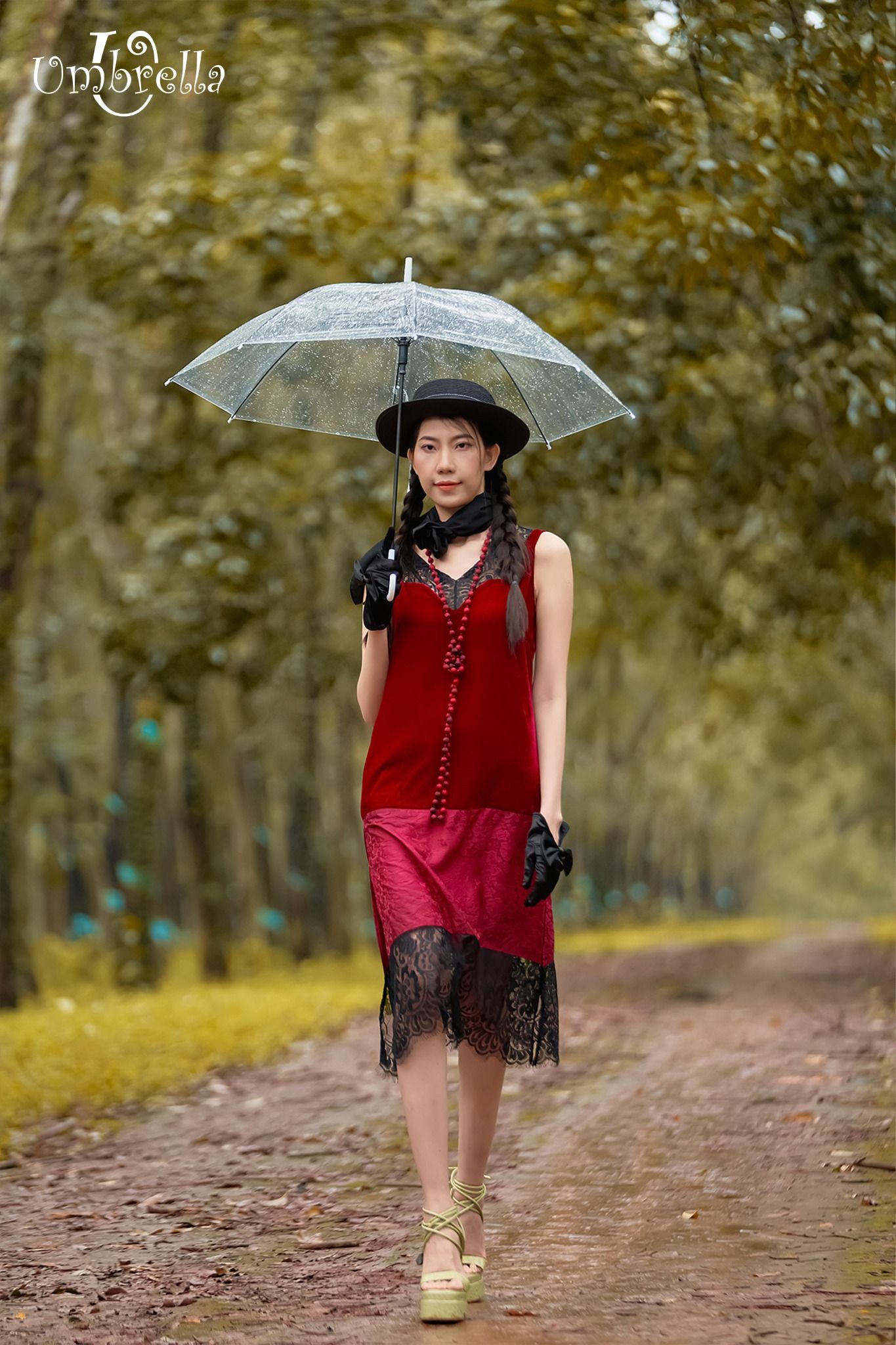 Đầm dài nhung ren