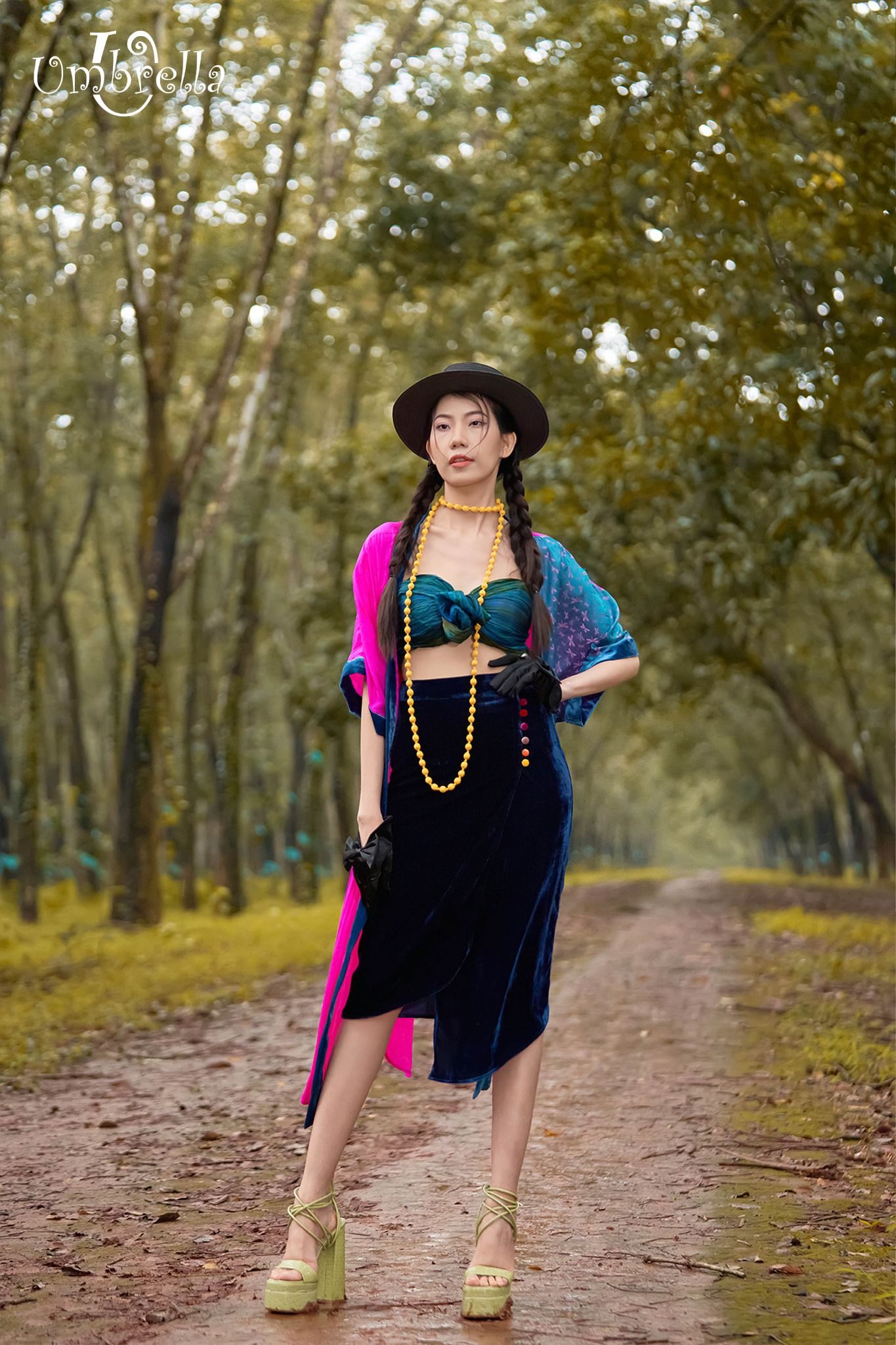 Váy nhung lửng xẻ 1 hông nút
