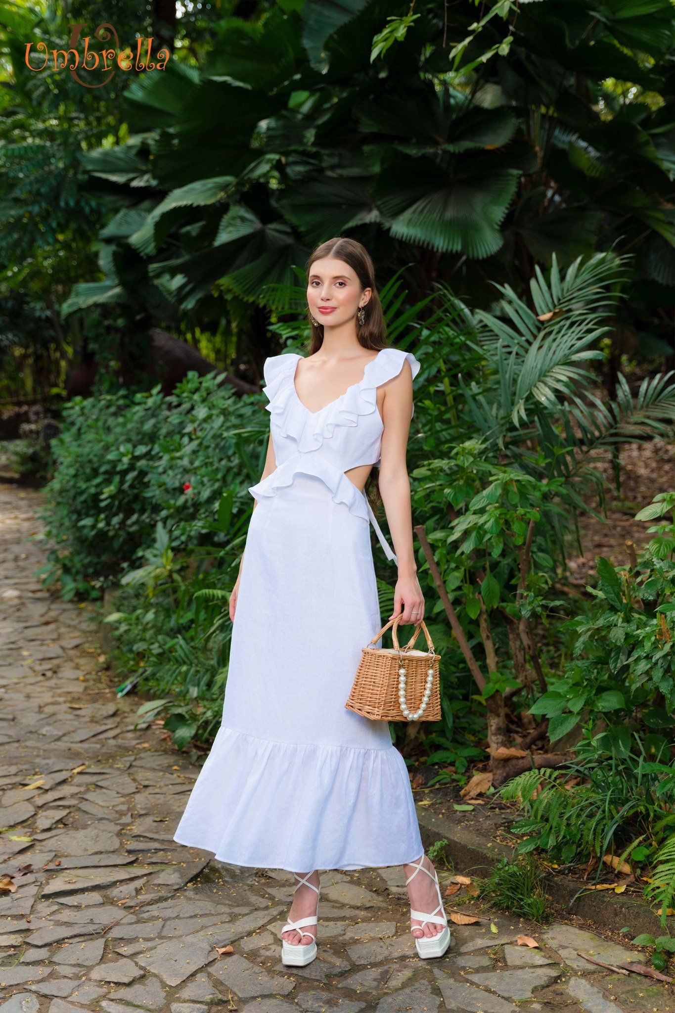 Đầm Dài Linen Bèo Ngực Khoét Eo