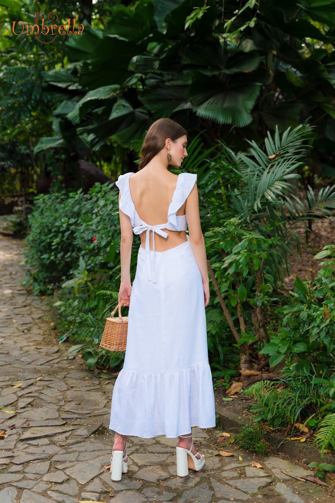 Đầm Dài Linen Bèo Ngực Khoét Eo