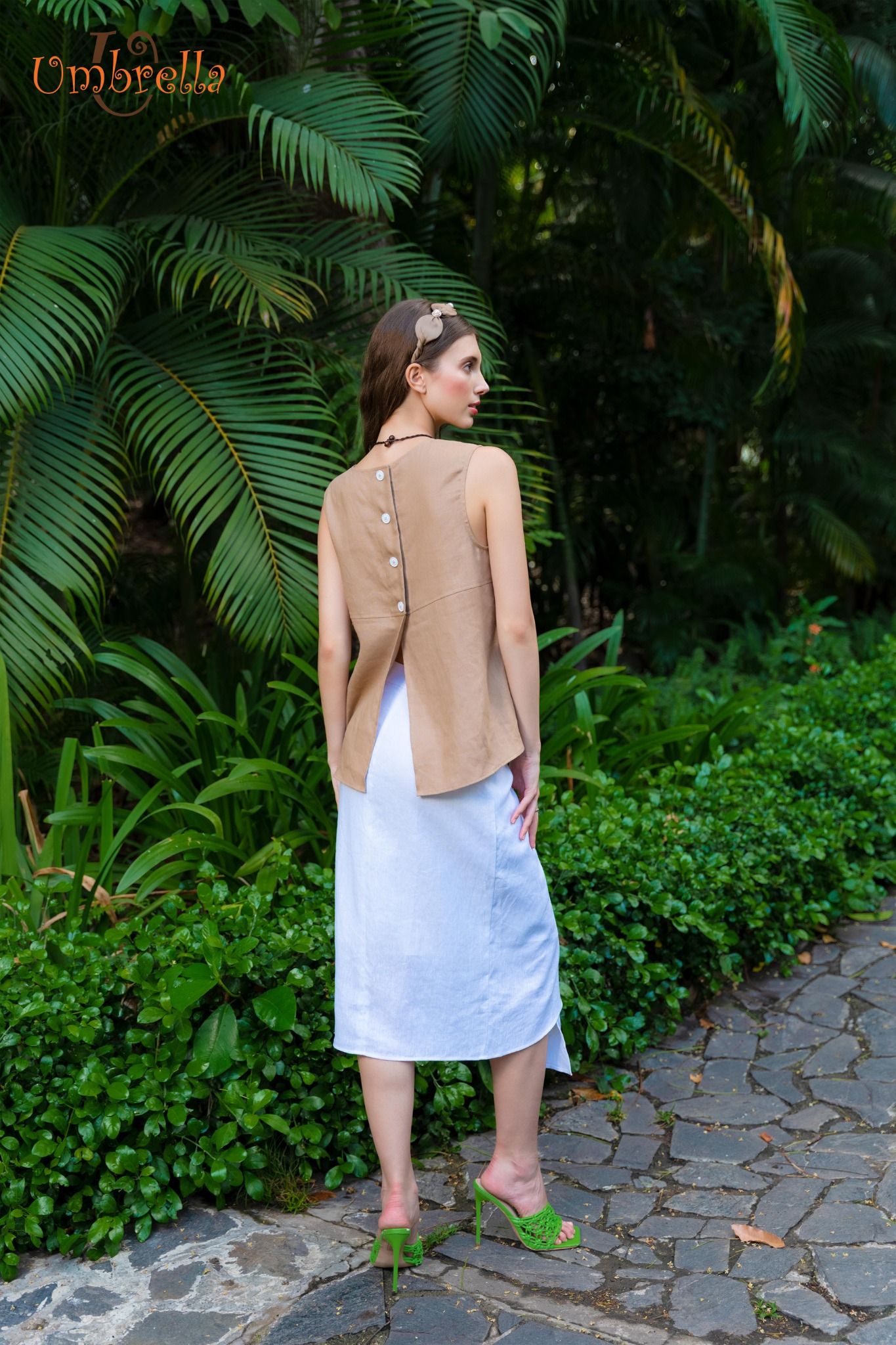 Váy Linen Xẻ Một Hông Nút