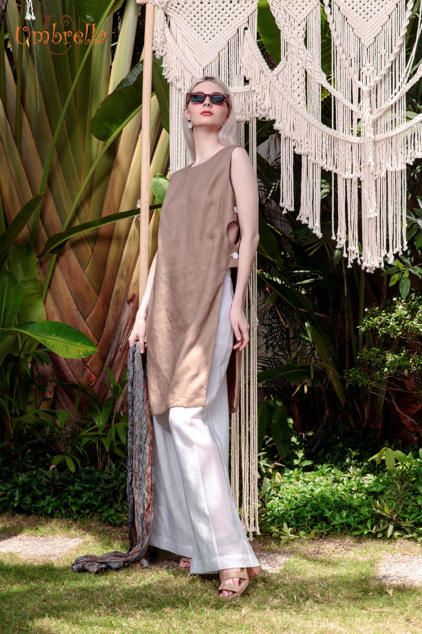 Áo Linen nút lỗ hông dài