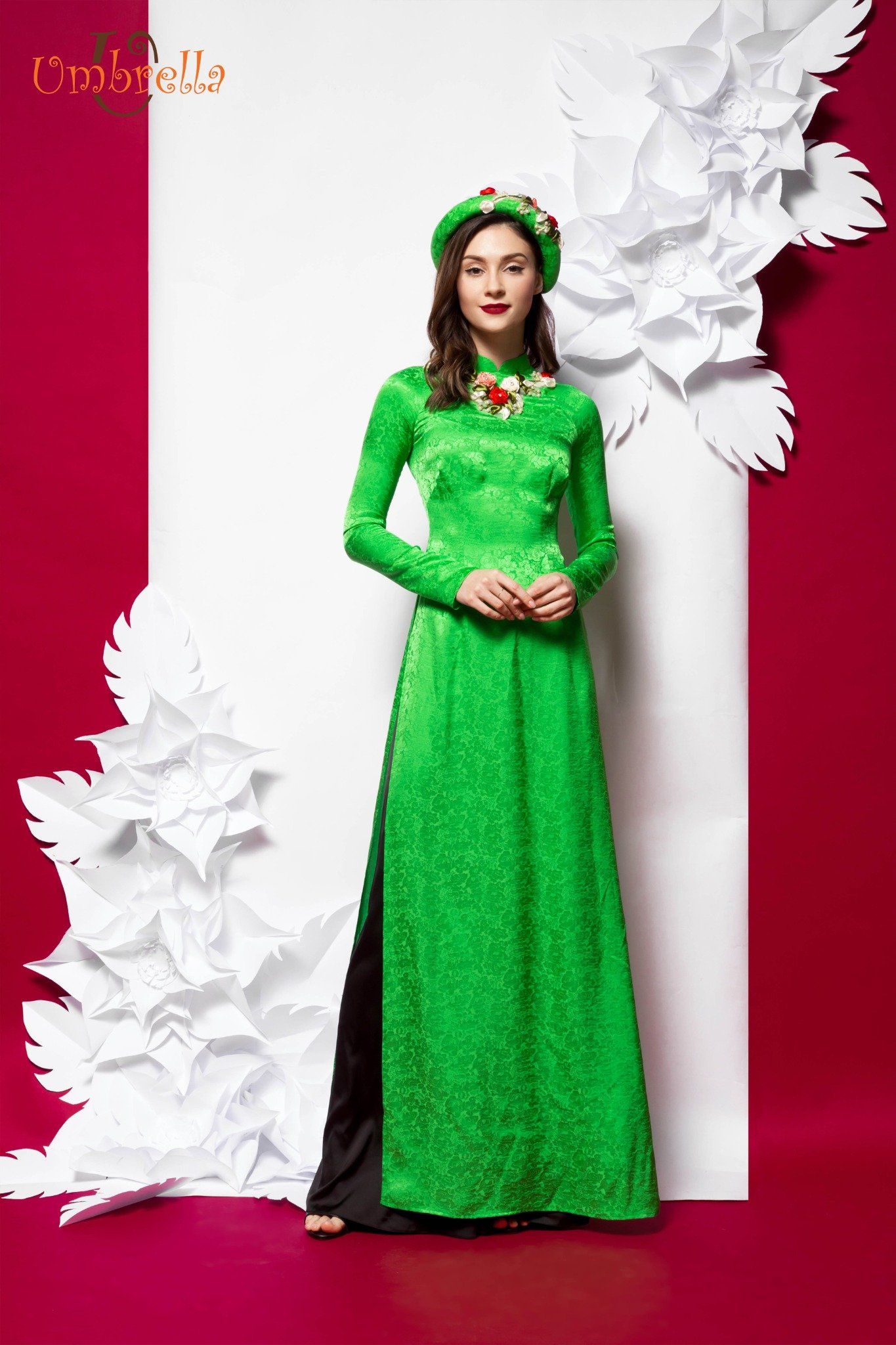 Áo dài truyền thống gấm