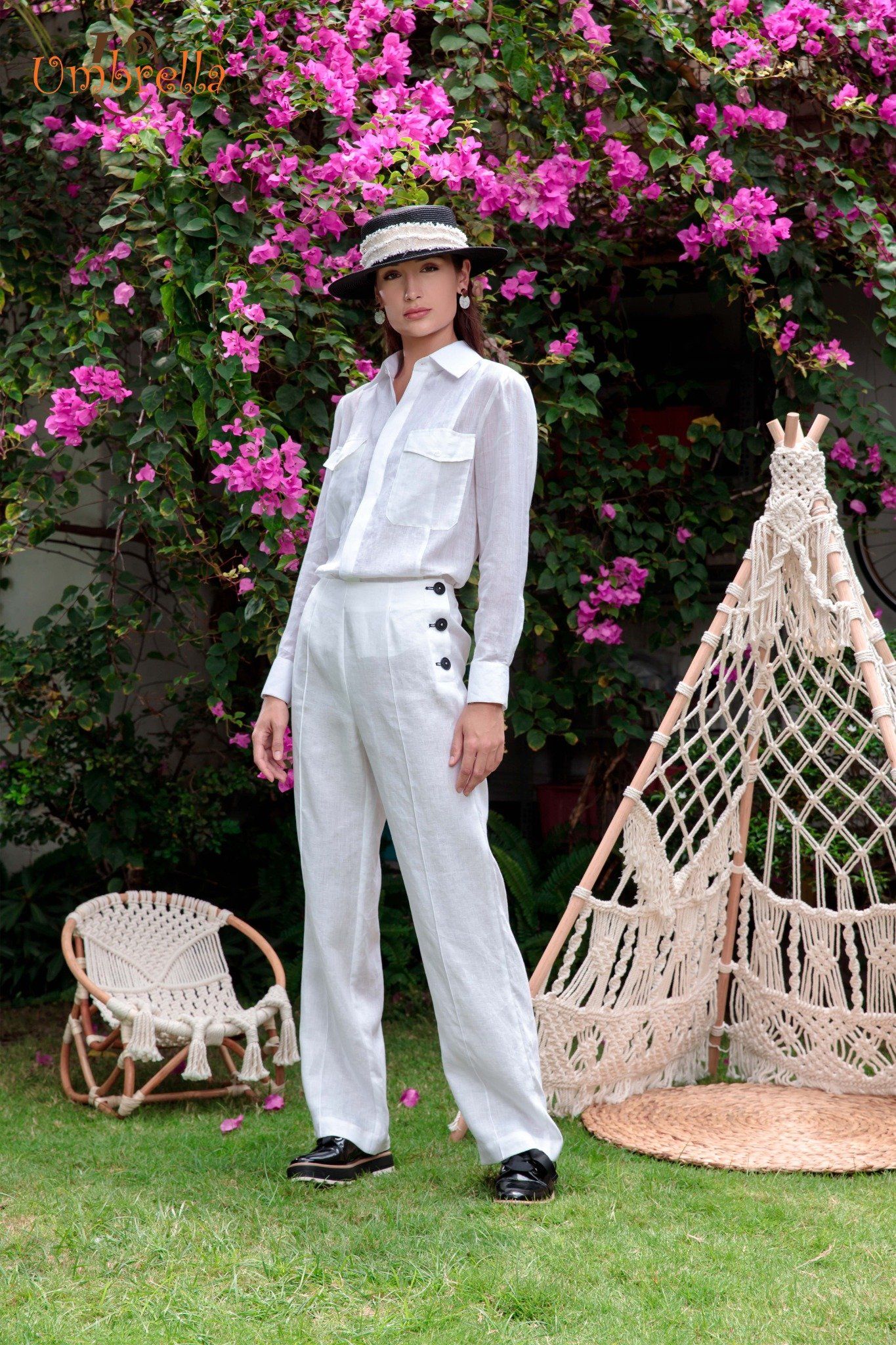 Quần Linen nút 1 bên xẻ trước