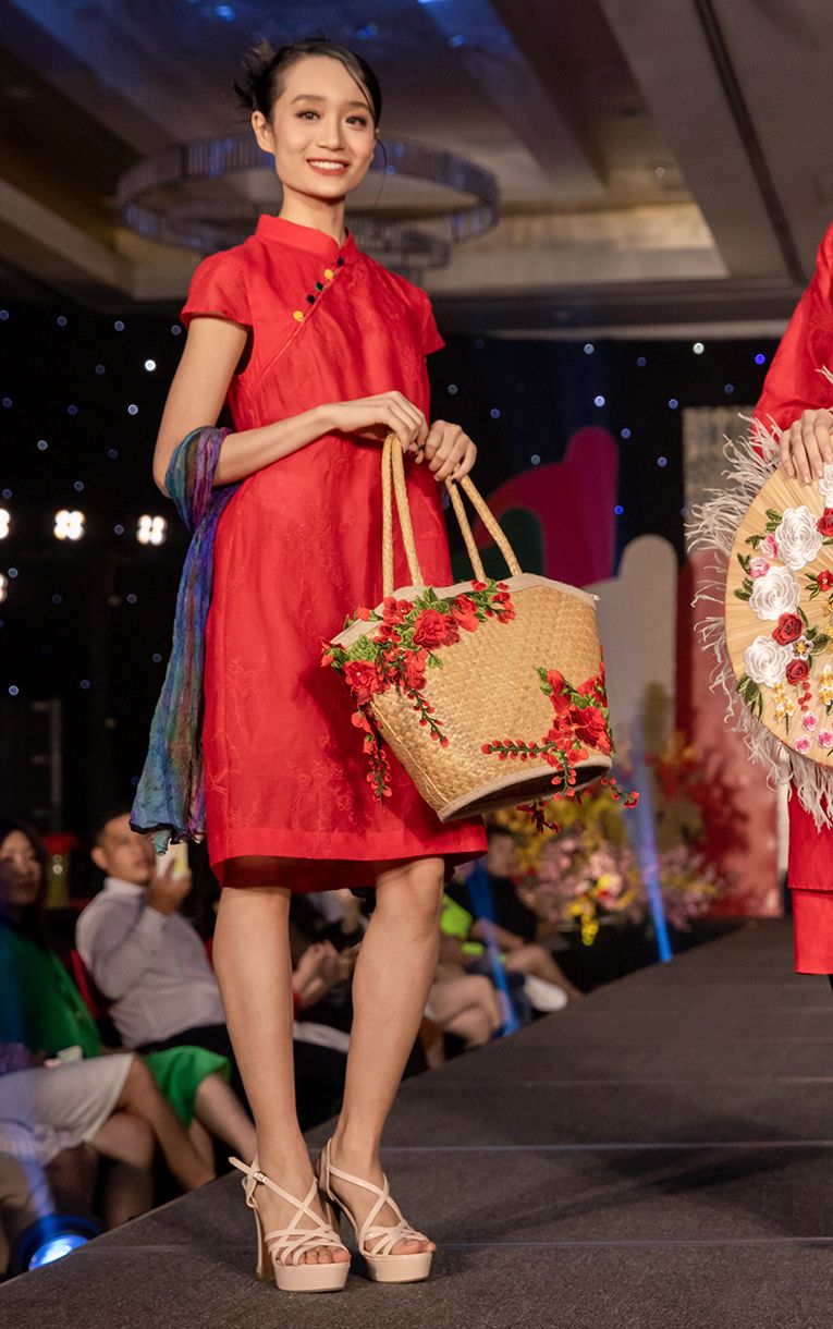 Đầm Linen cổ áo dài dáng A