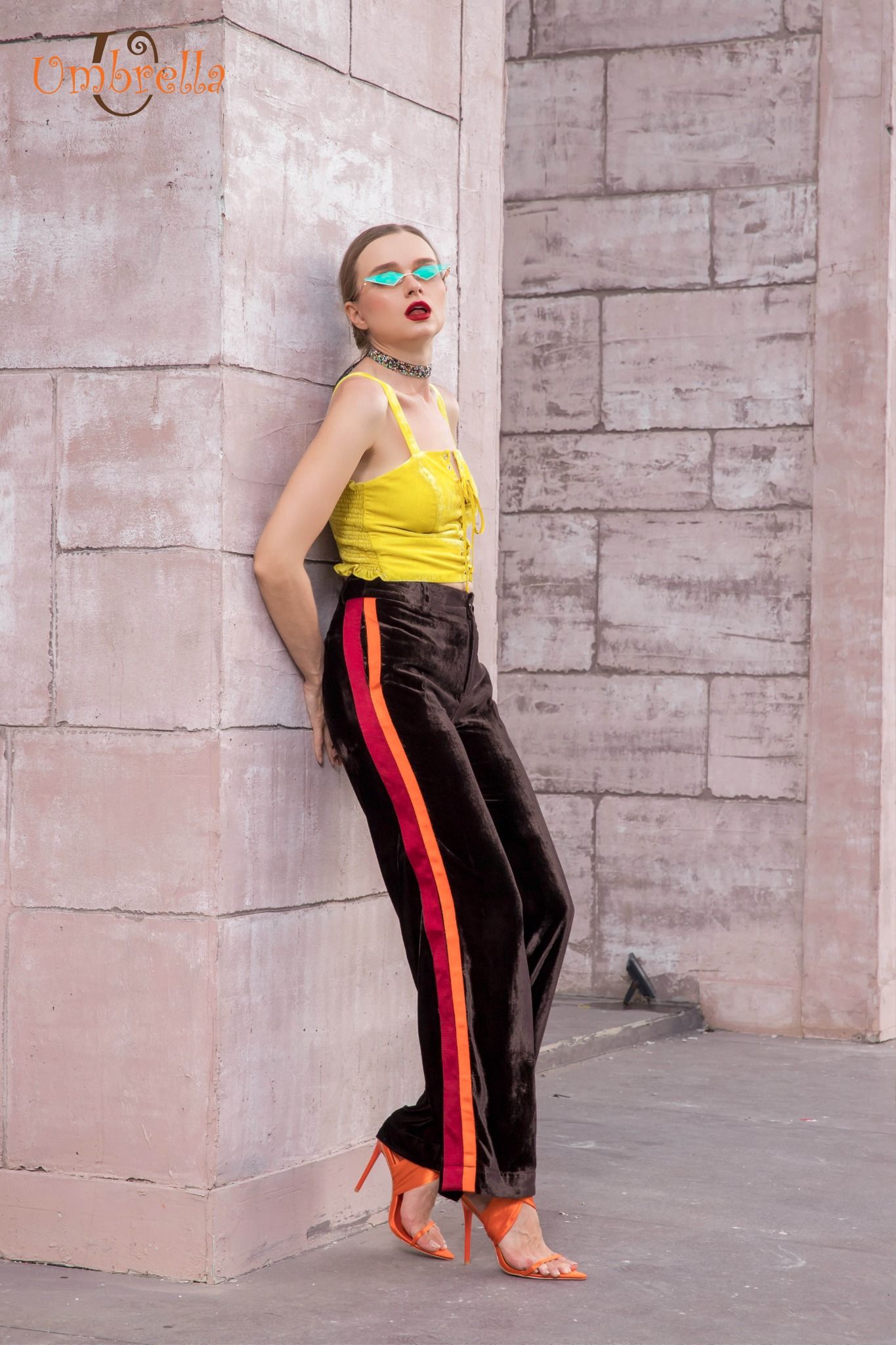Áo croptop nhung đan trước