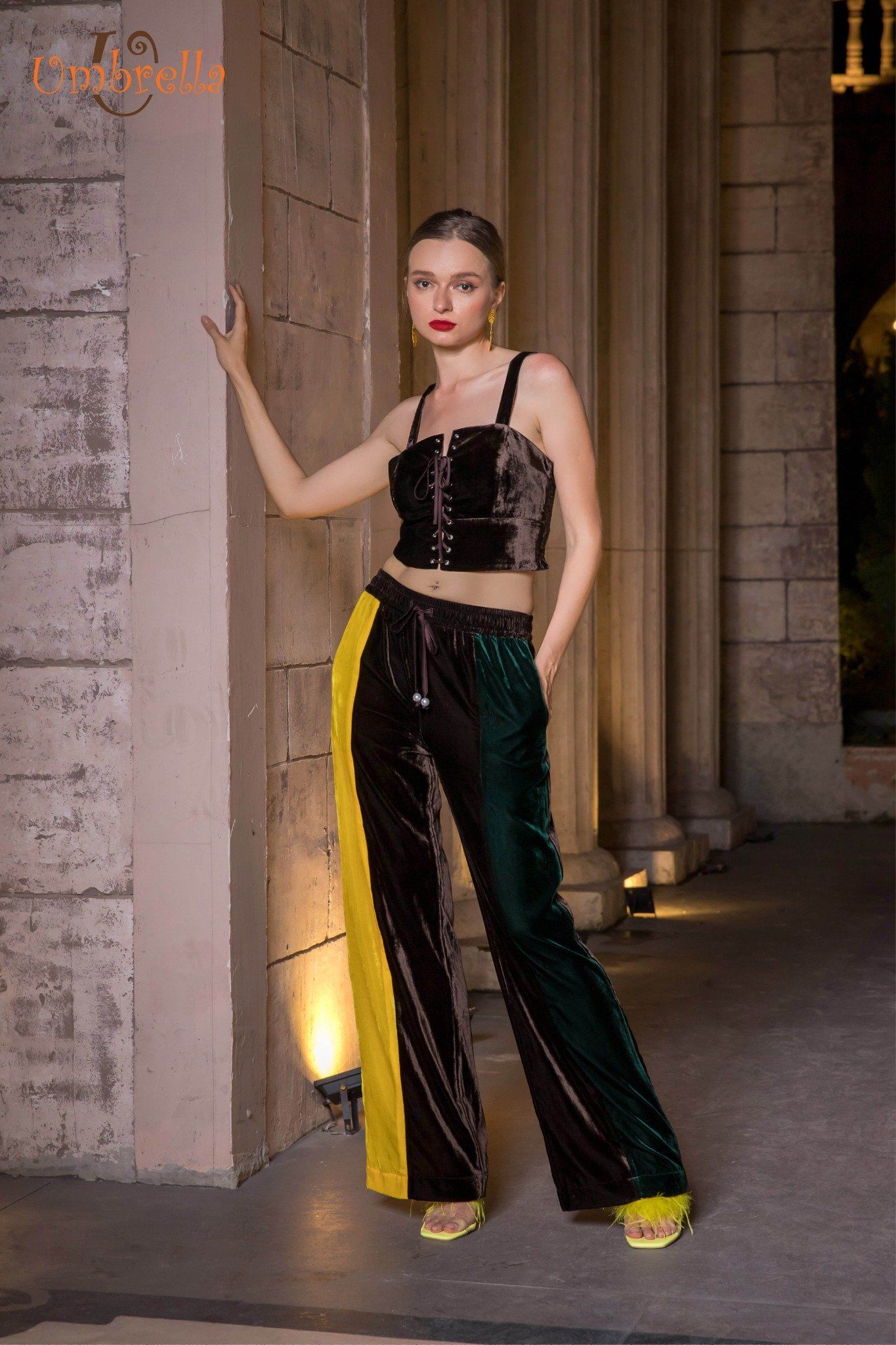 Áo croptop nhung đan trước