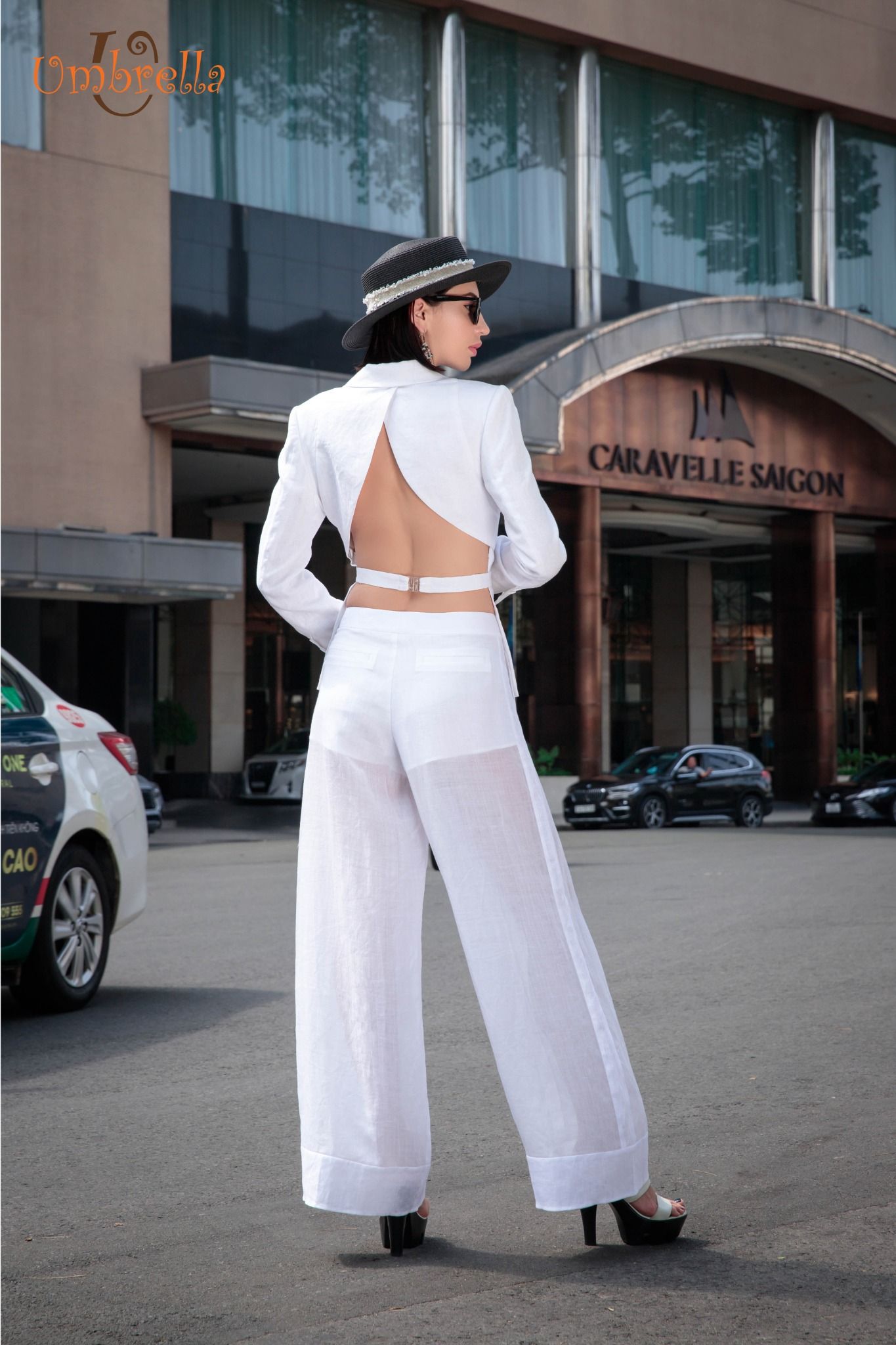 Áo vest hở lưng