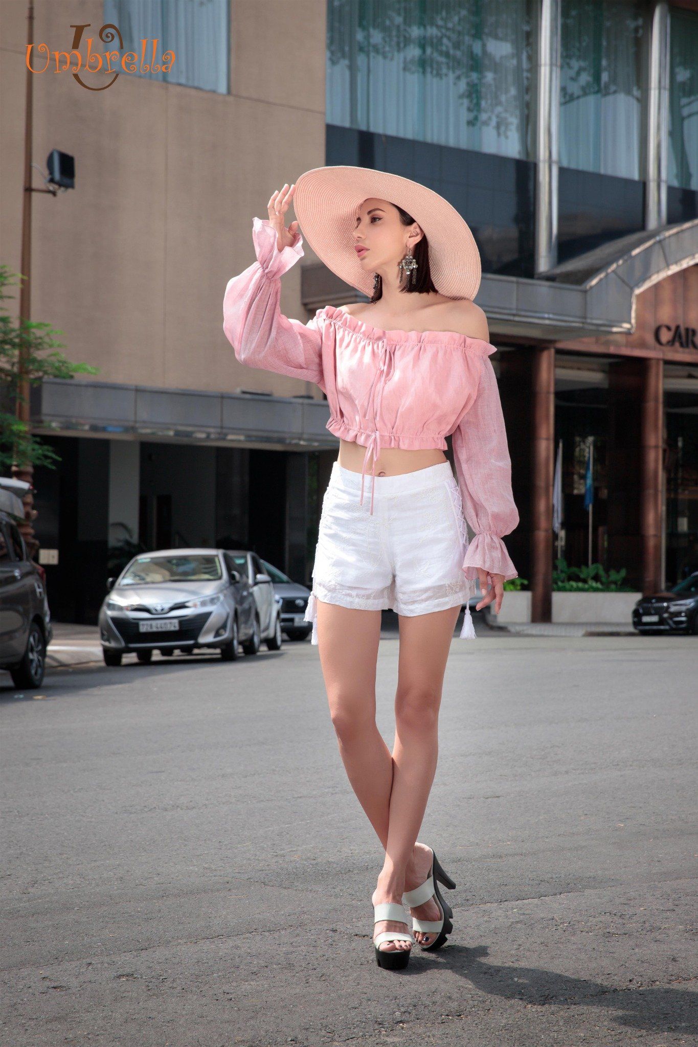 Short Linen đan hông thêu