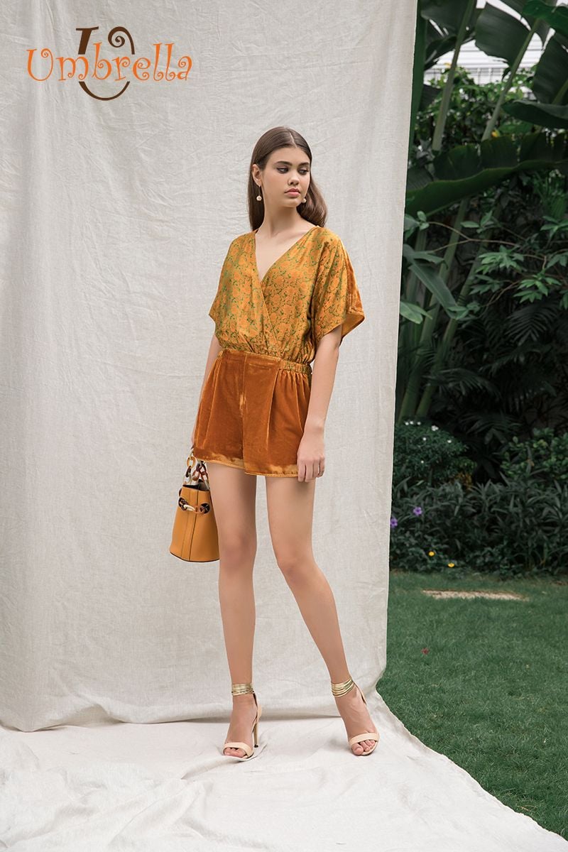 Liền quần nhung lụa ngắn