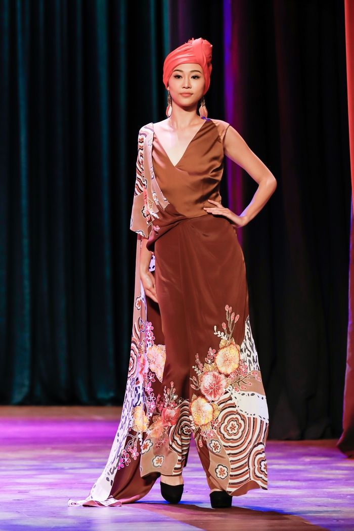 Liền quần chéo eo