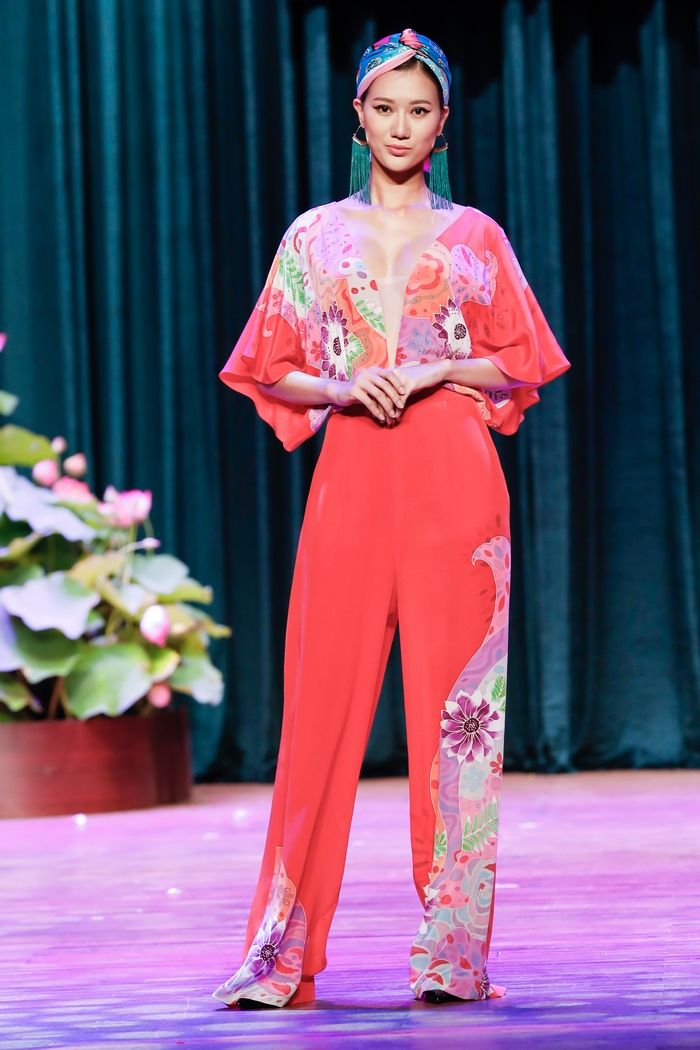 Liền quần V ngực