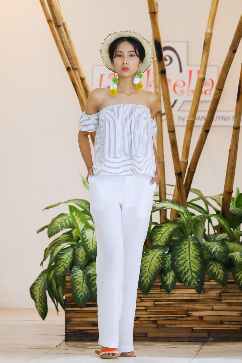 Áo croptop không vai
