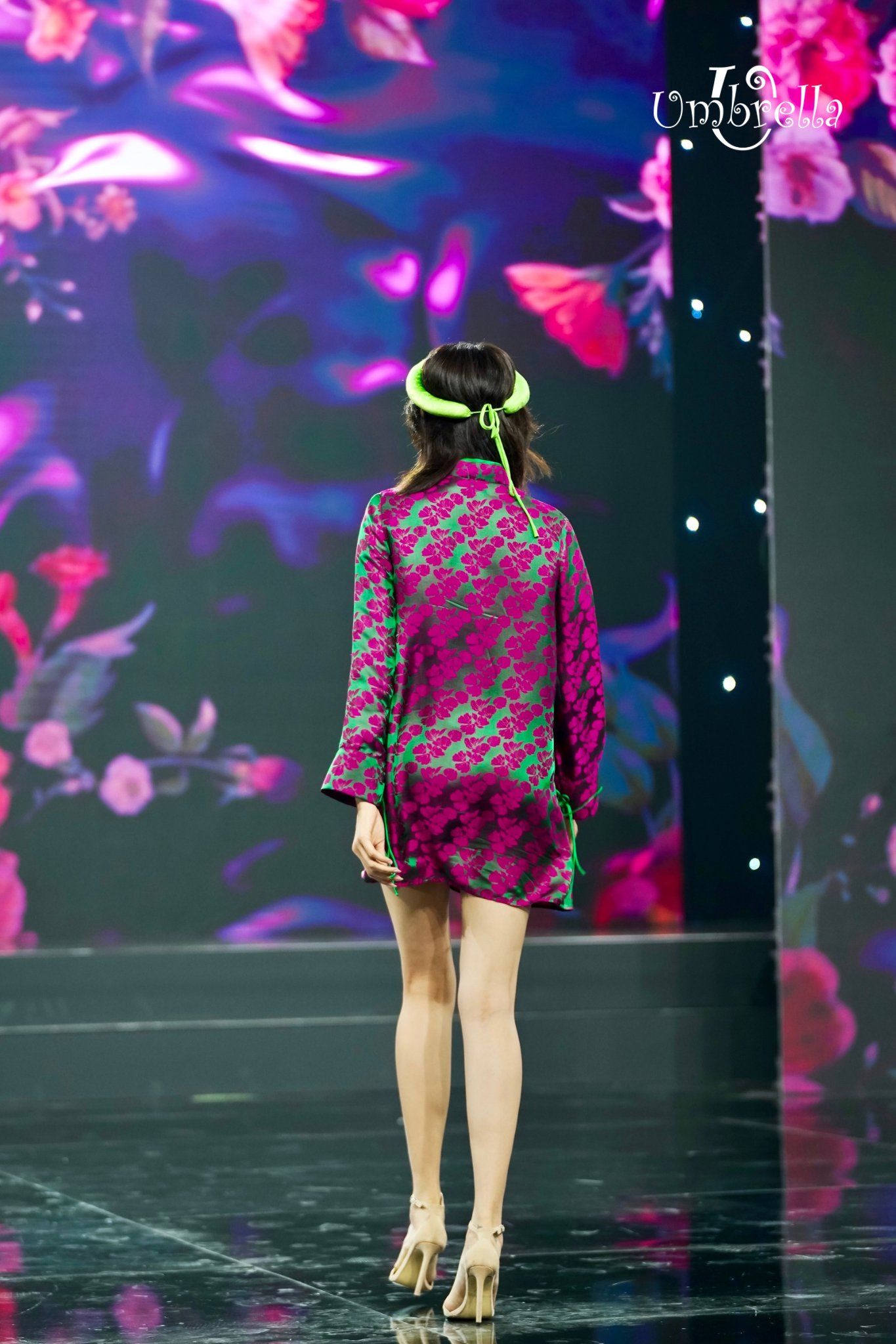 Đầm Lụa cổ trụ thắt nơ