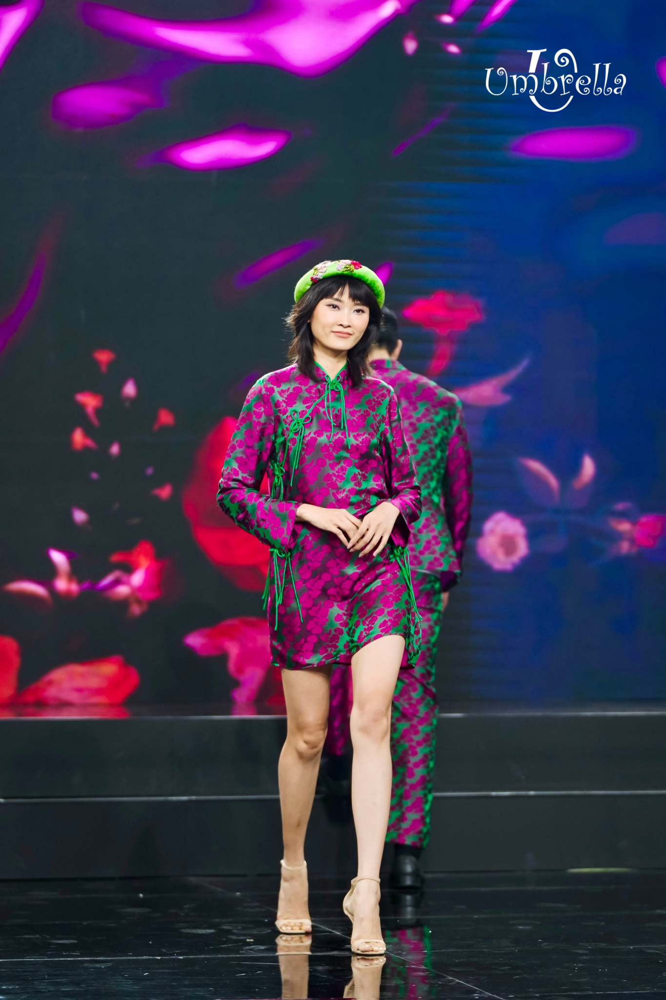 Đầm Lụa cổ trụ thắt nơ