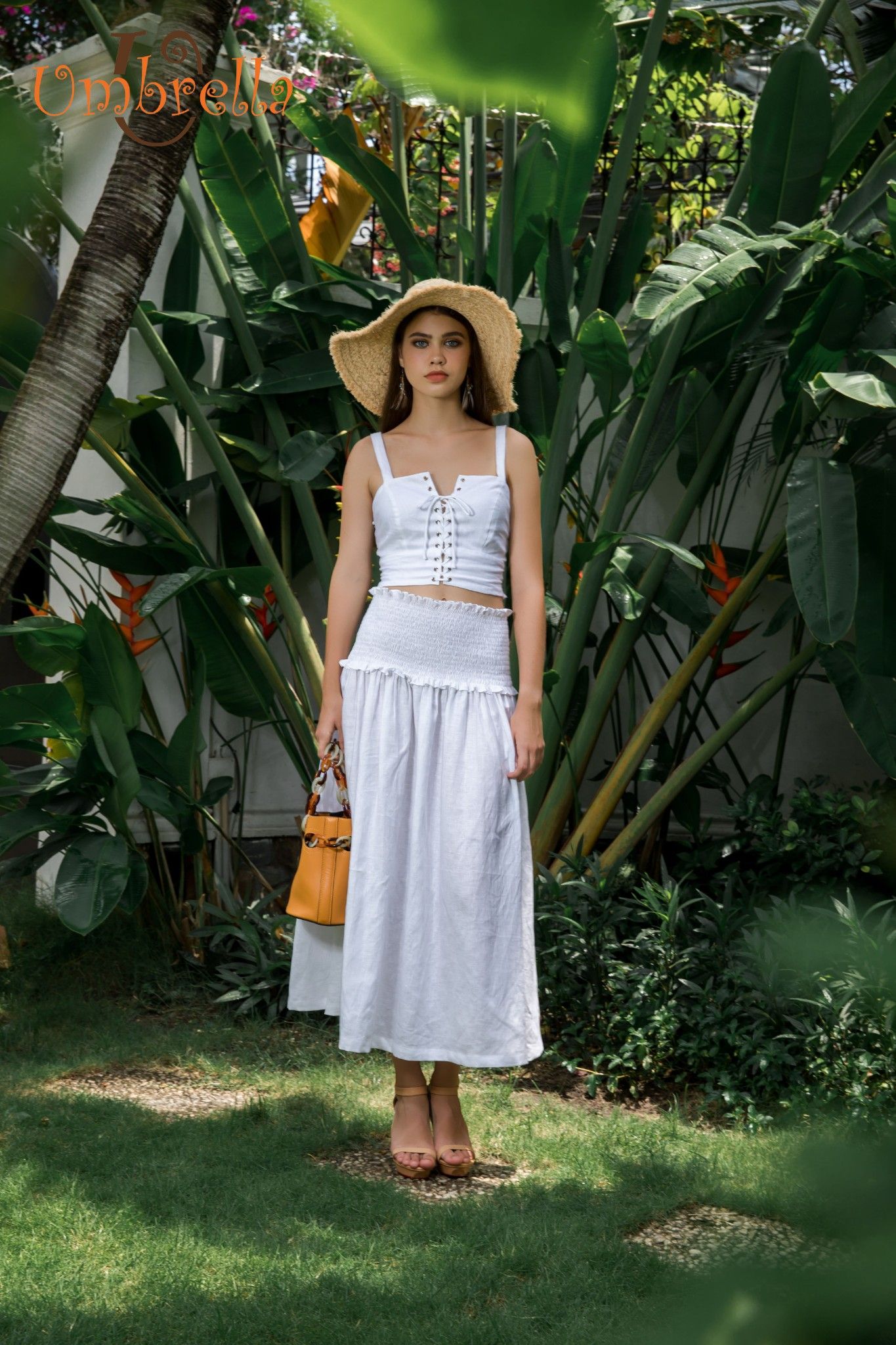 Áo croptop đan dây trước