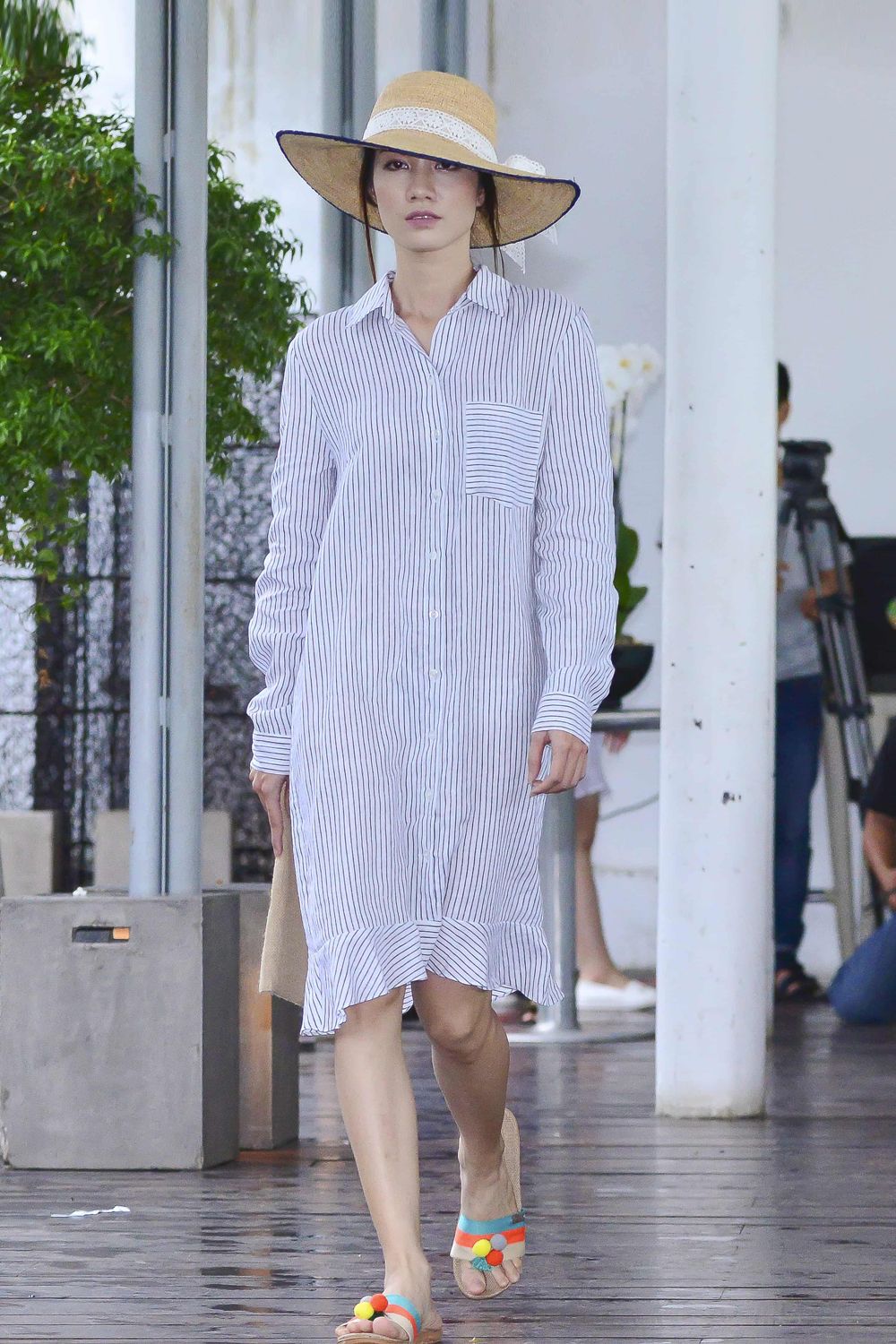 Đầm Linen sơ mi chân bèo