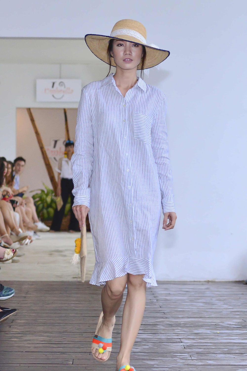 Đầm Linen sơ mi chân bèo