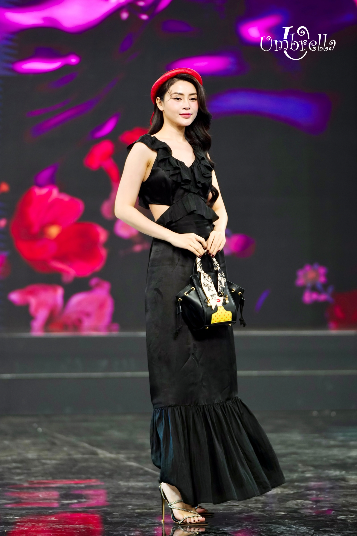 Đầm dài Lụa bèo ngực khoét eo