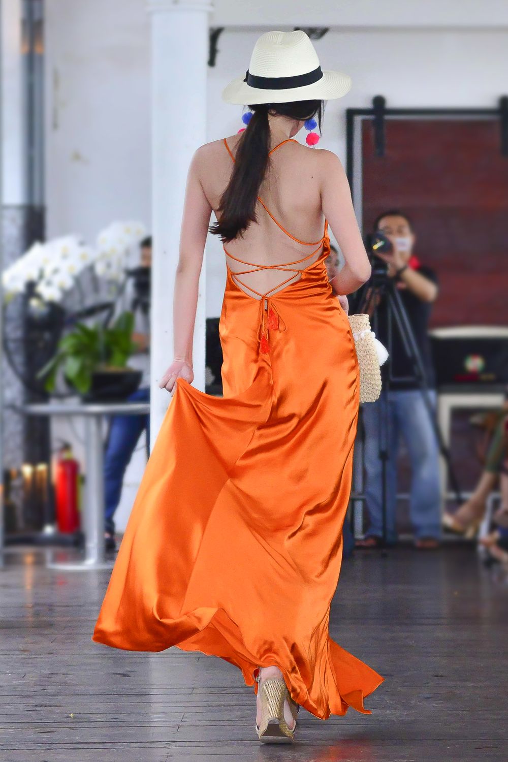 Đầm dài lụa rã thân